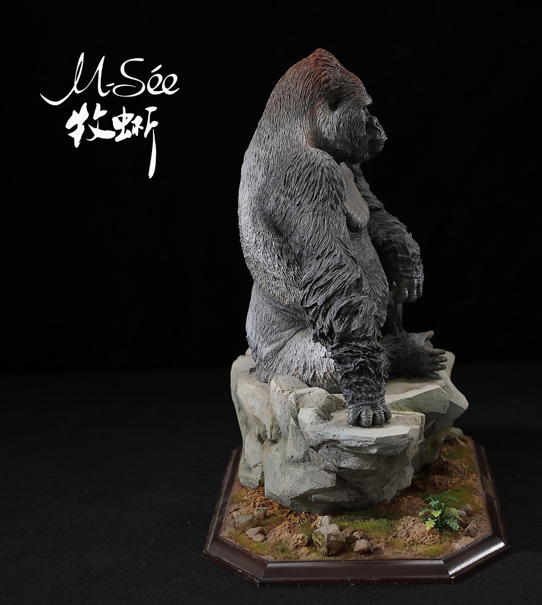 MuSee 1/6 Male Silverback Gorilla Scene Statue