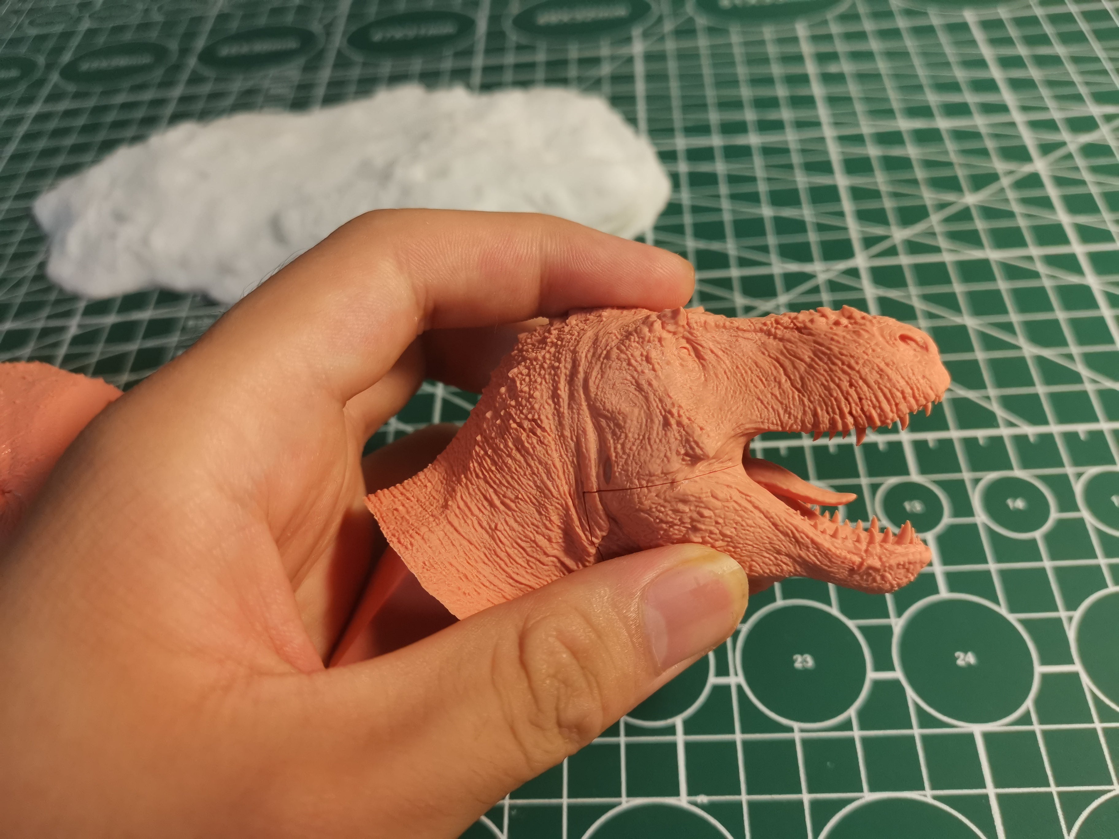 1/35 Tyrannosaurus Rex Scotty Statue