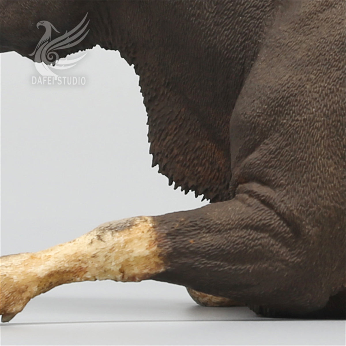 Dafei Bos Frontalis Scene Statue