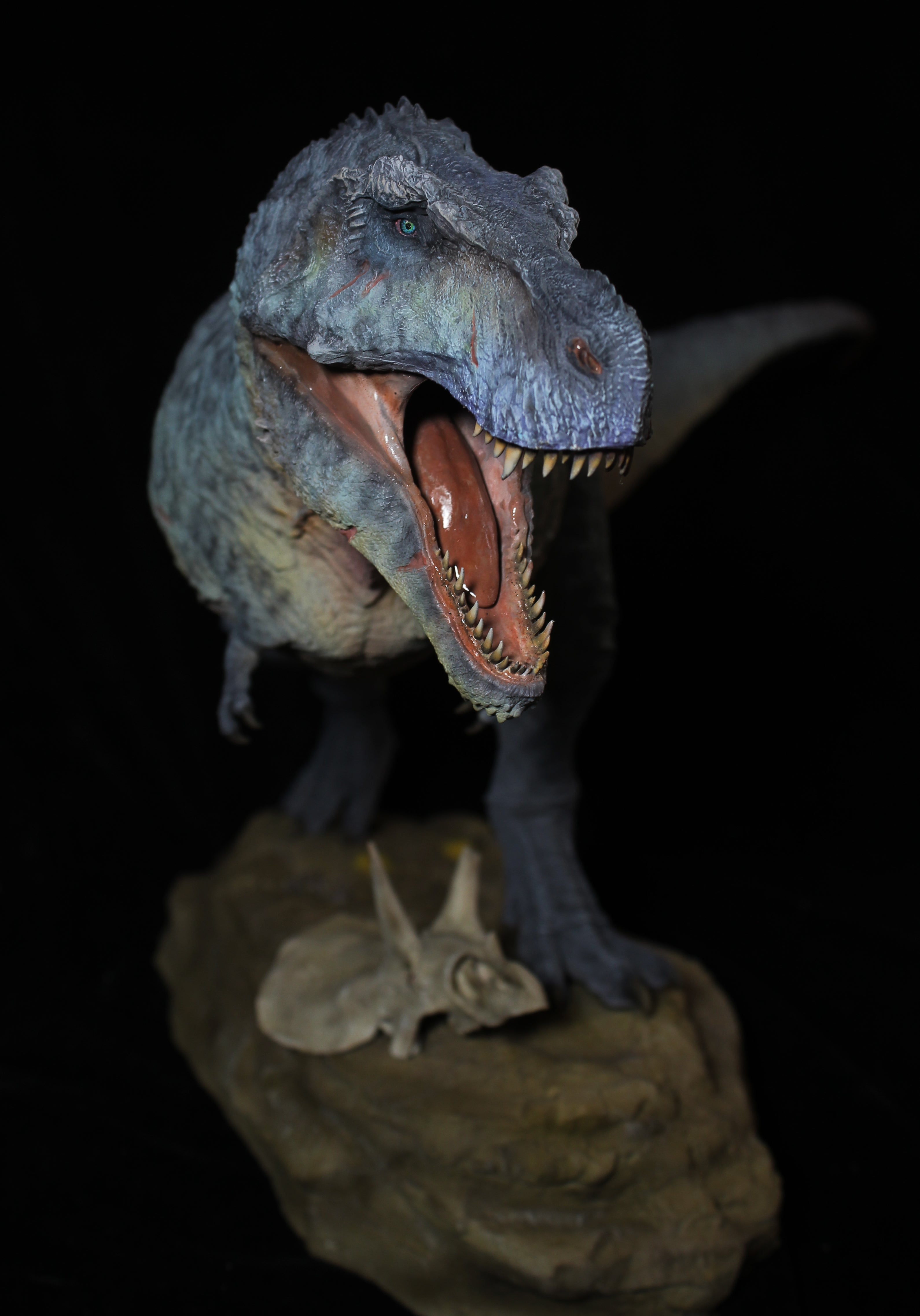 Yuppie Chen 1/20 T-Rex Scotty Statue