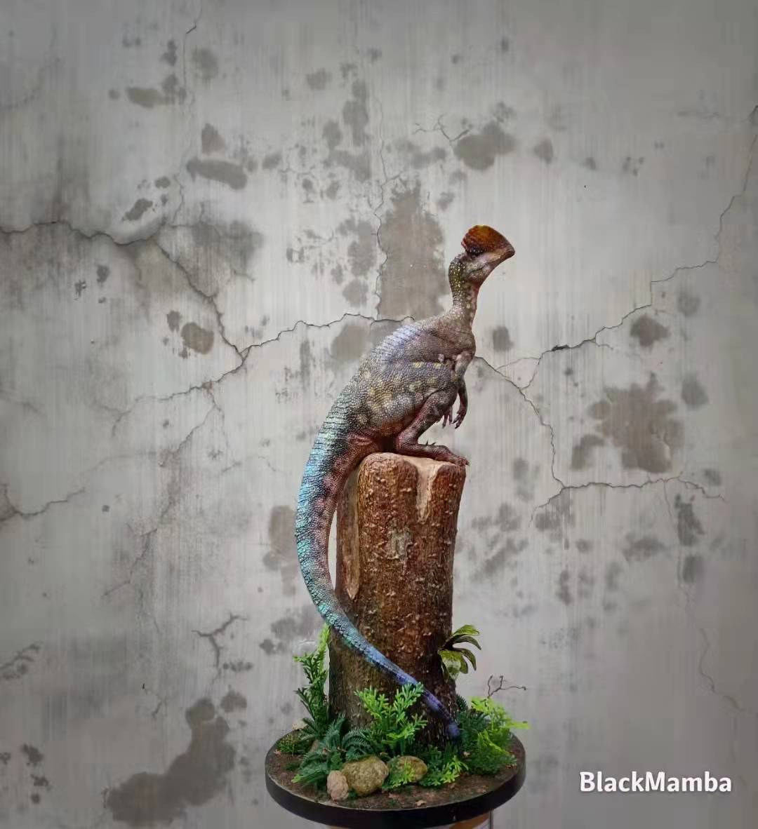 Dilophosaurus Scene Model Kit