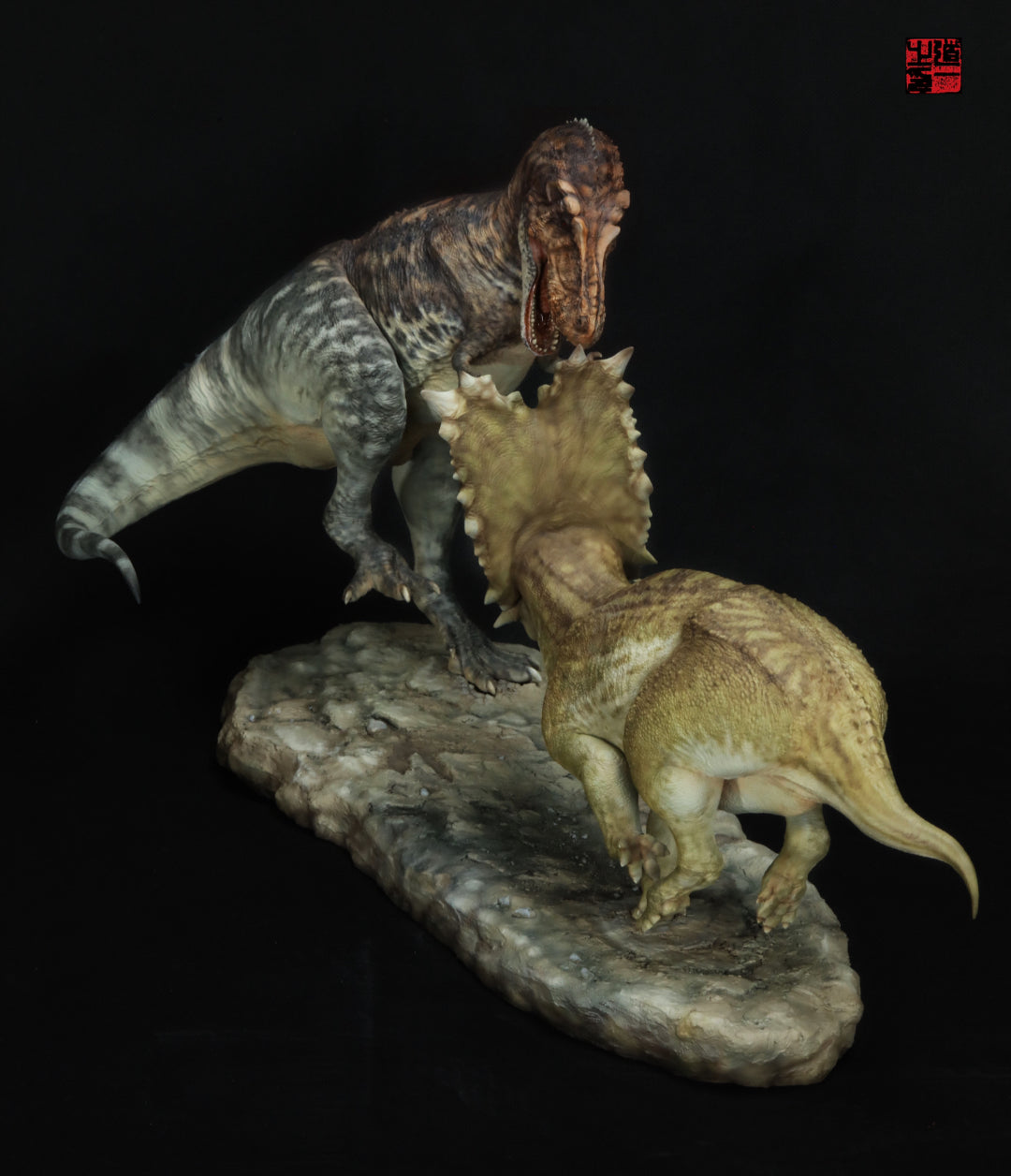1/18 Daspletosaurus VS Titanoceratops Statue