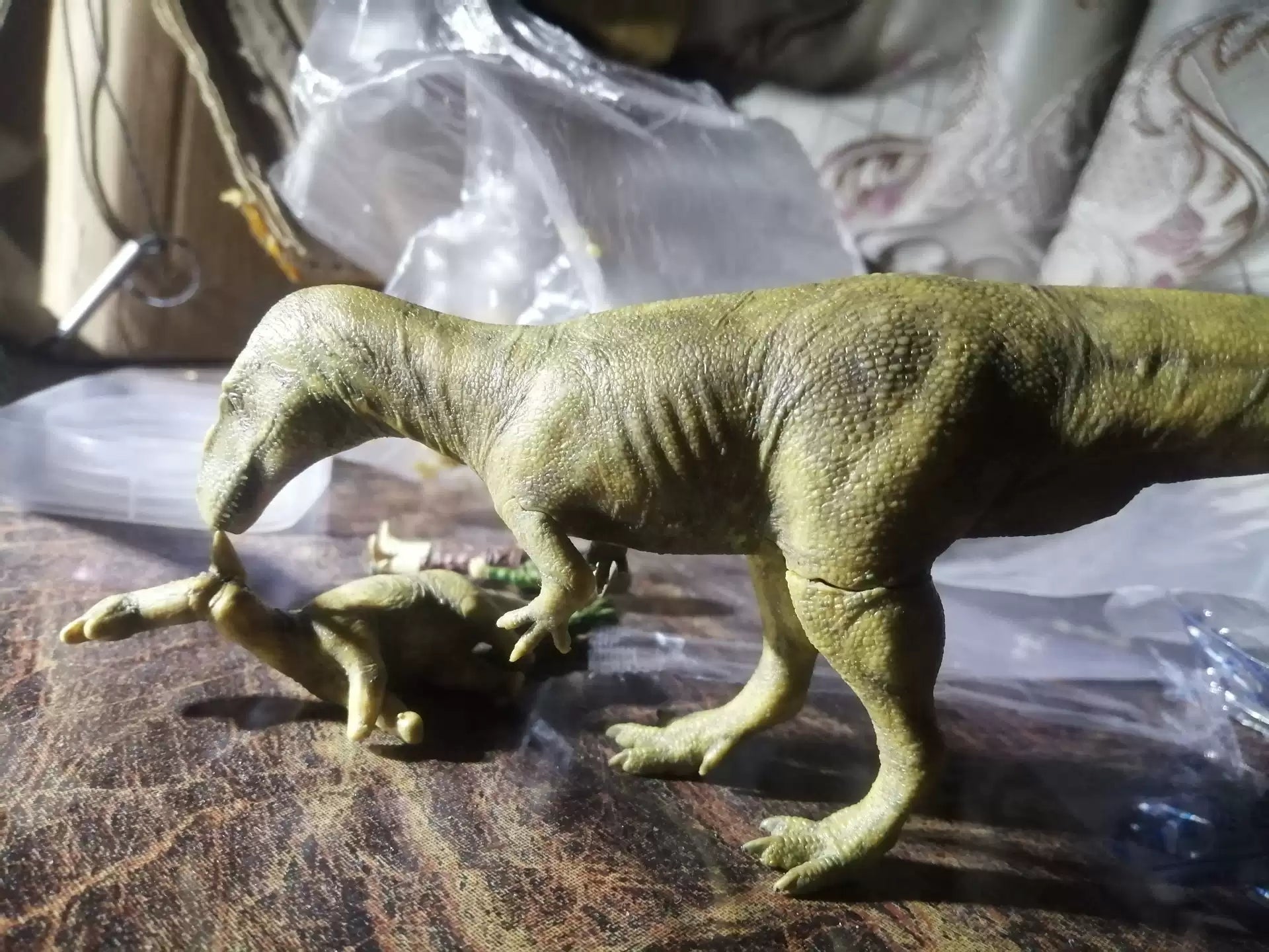 1/35 Scale Megalosaurus Hunt Cetiosaurus Cub Model Kit