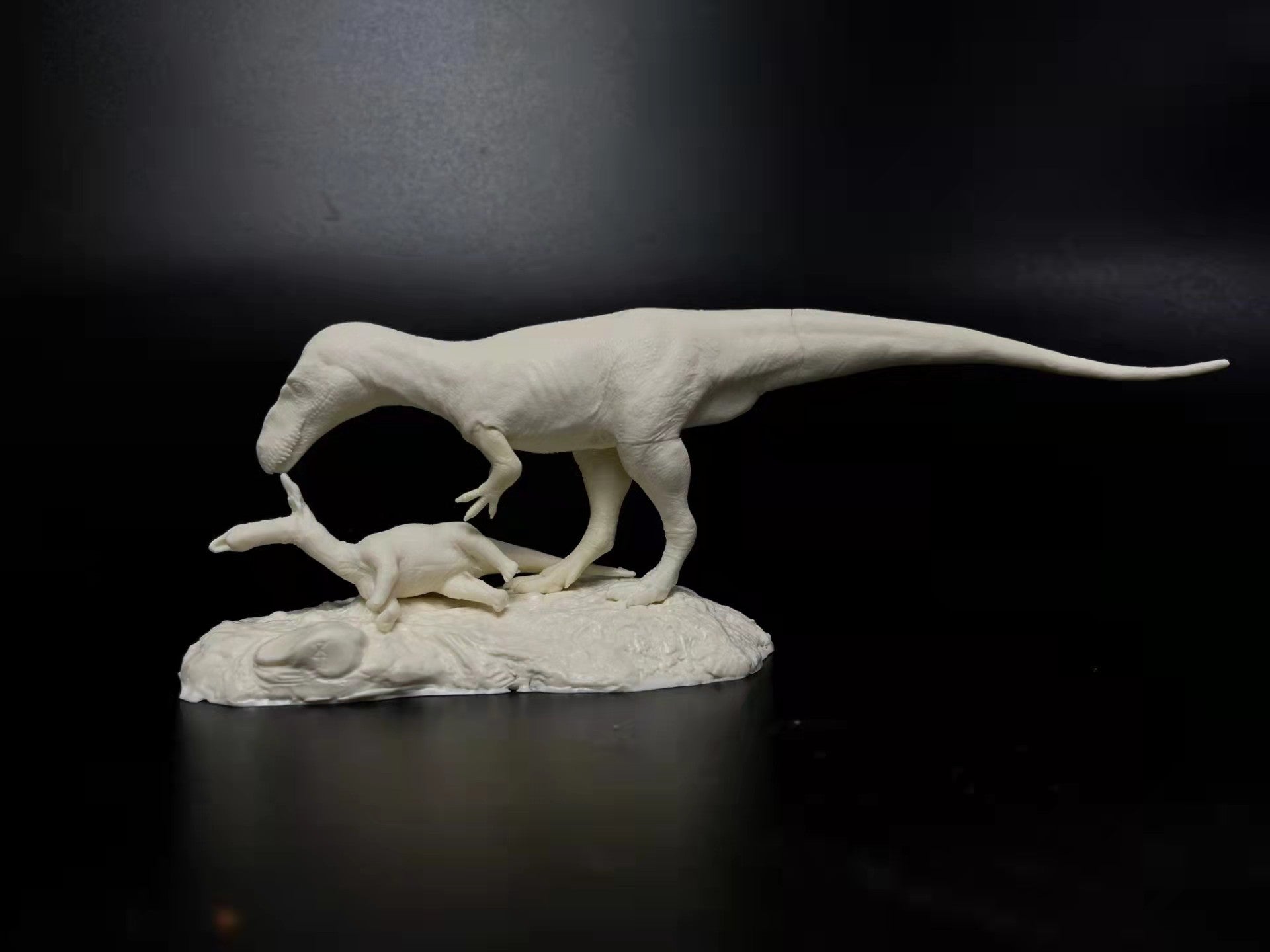 1/35 Scale Megalosaurus Hunt Cetiosaurus Cub Model Kit