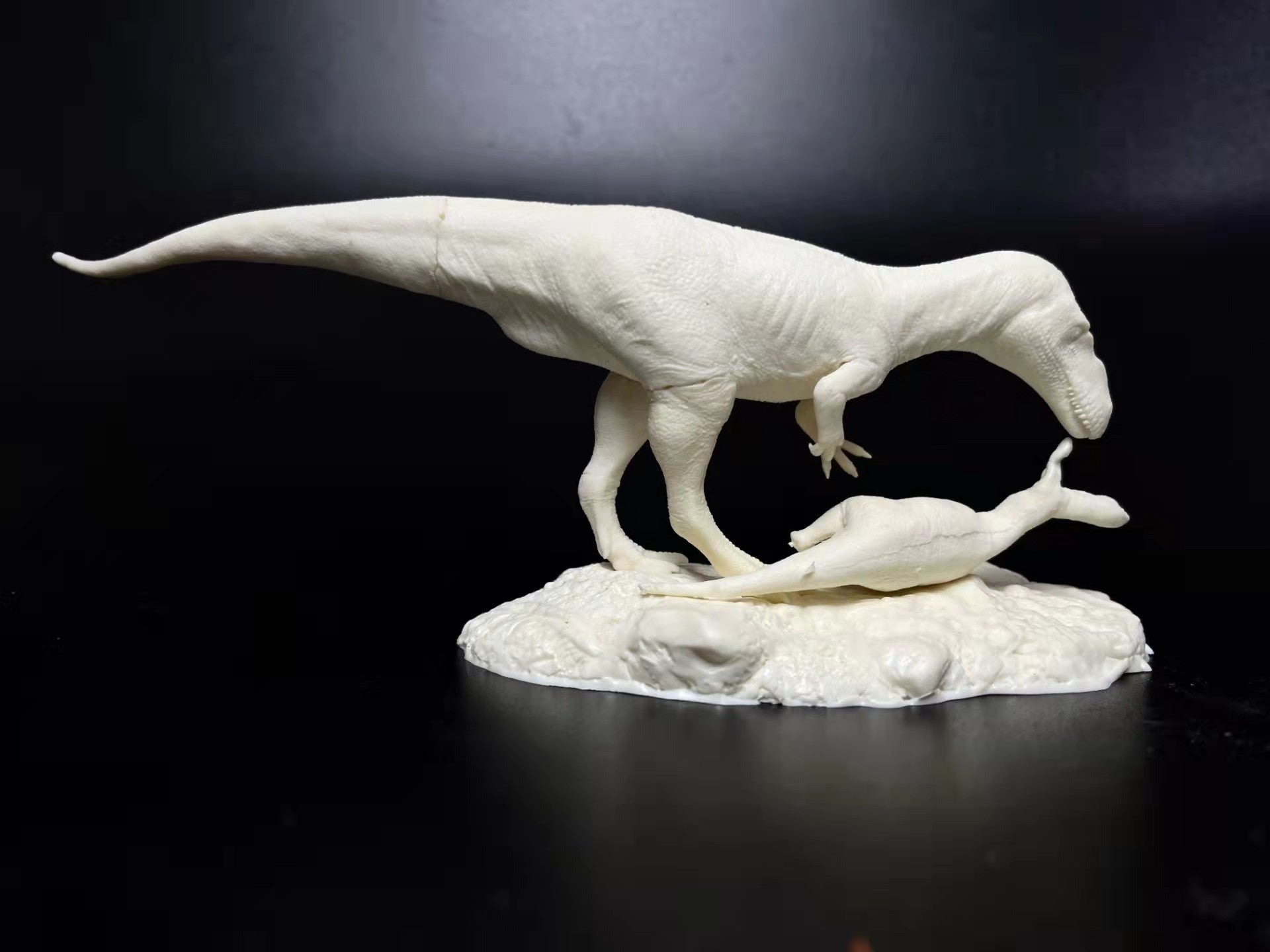 1/35 Scale Megalosaurus Hunt Cetiosaurus Cub Model Kit