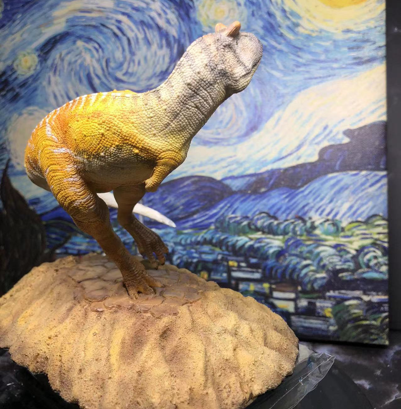 One Third Studio 1:35 Scale Carnotaurus Model Kit