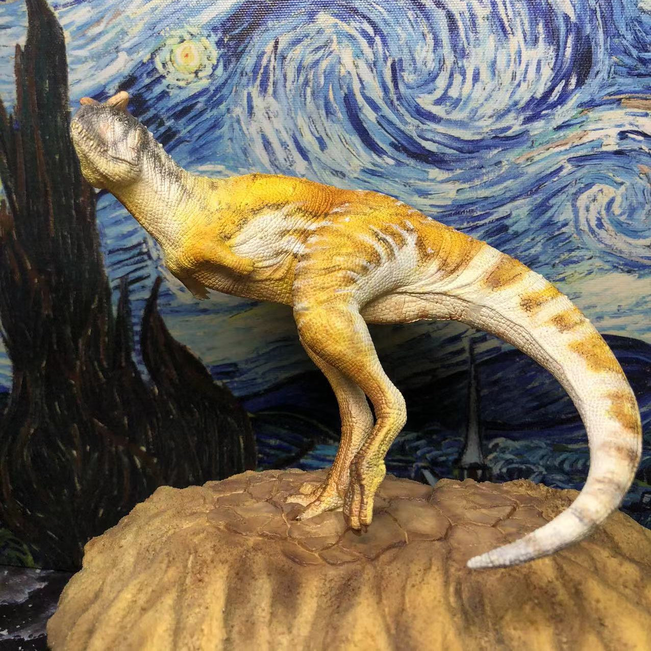 One Third Studio 1:35 Scale Carnotaurus Model Kit