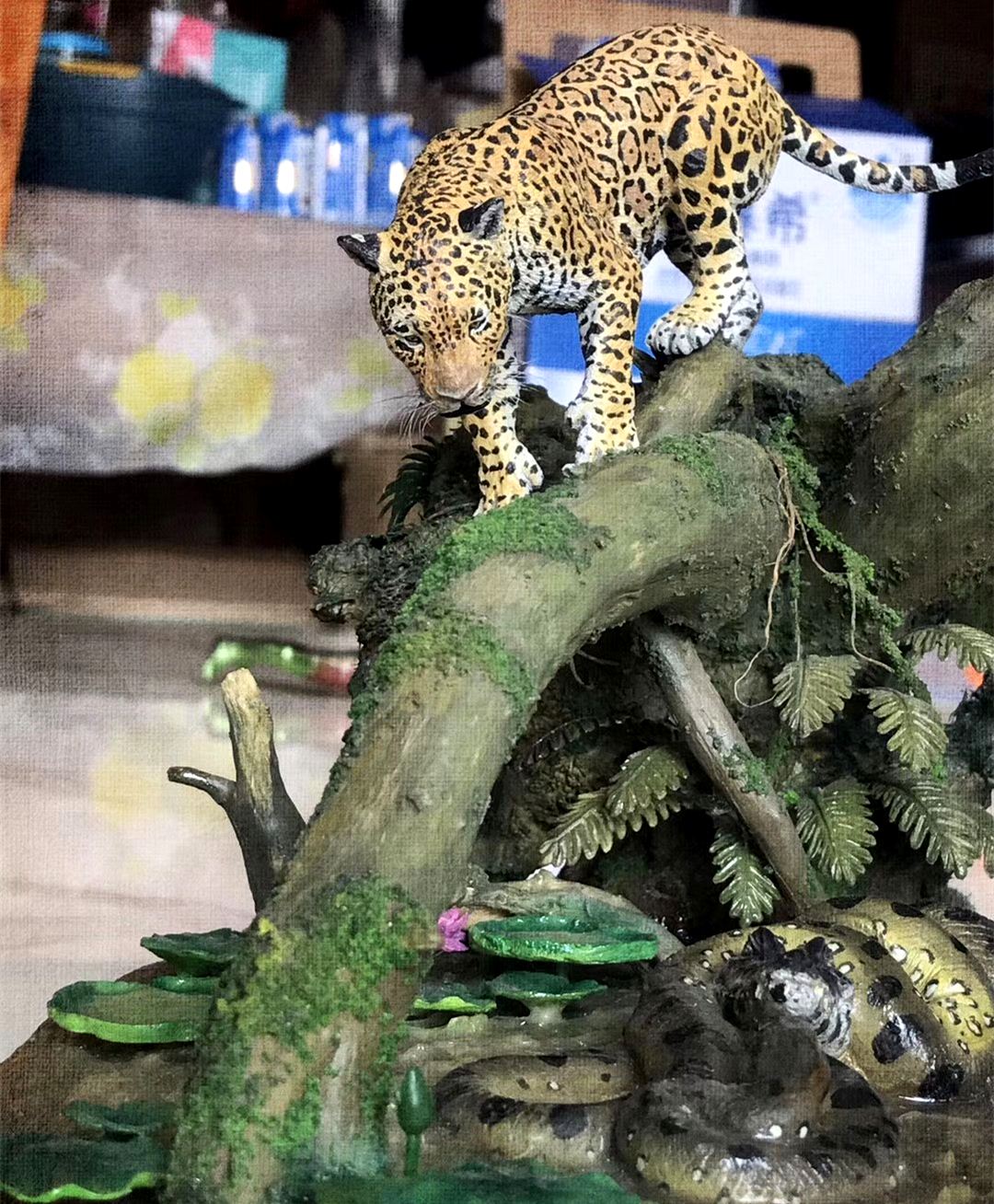 Panthera onca Eunectes Murinus Caiman Scene Model