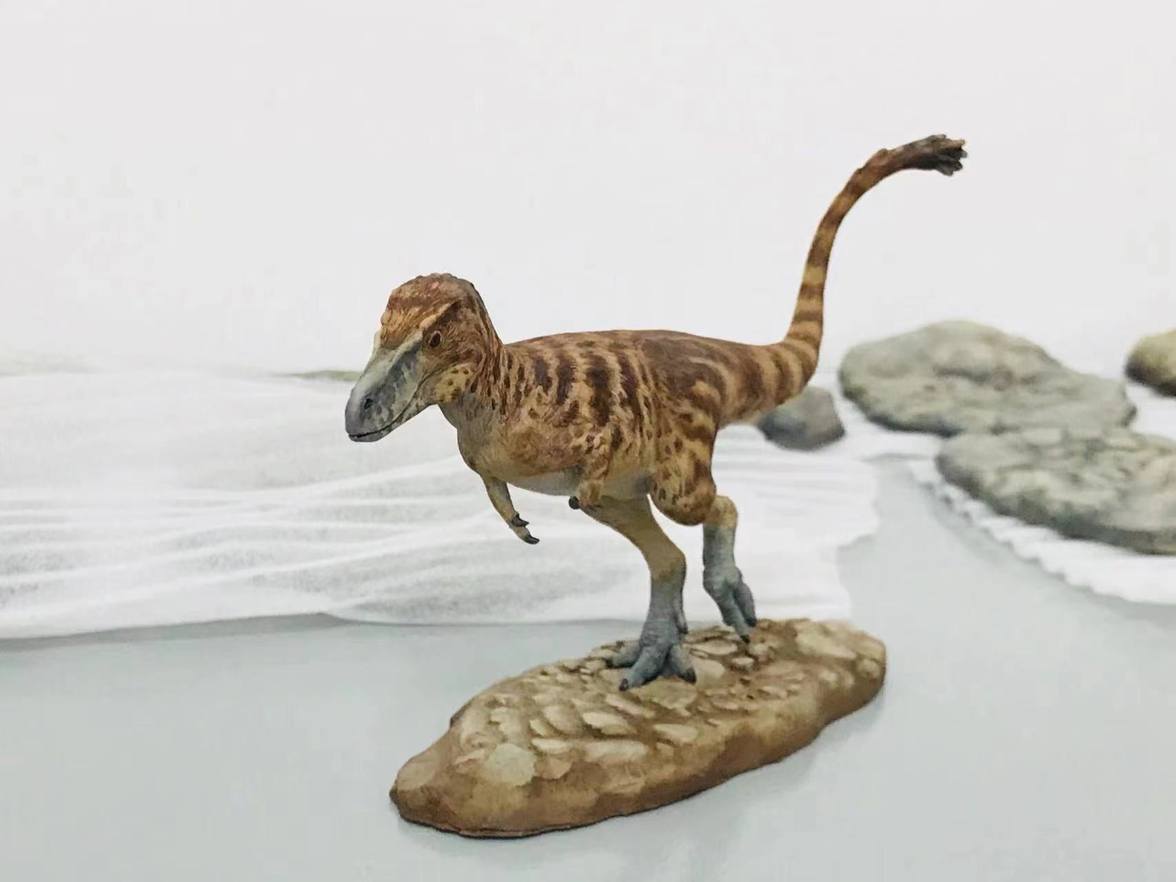 Cen DaoYi Studio 1:15 Scale Tyrannosaurus Cub Statue Model Kit