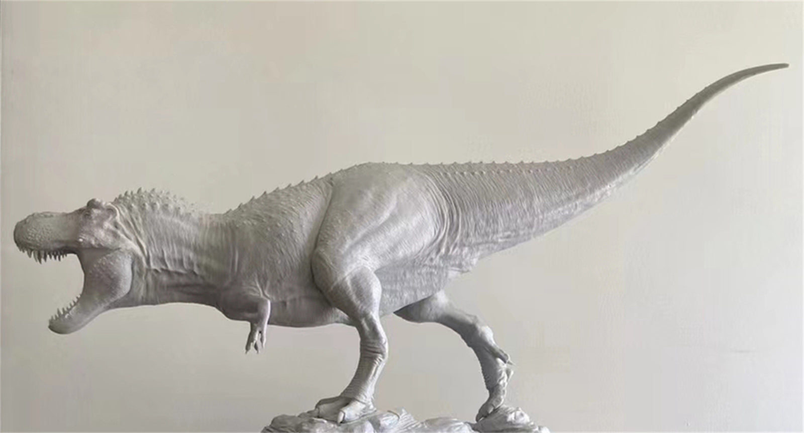 1/18 Tyrannosaurus Rex Rambo Scene Statue