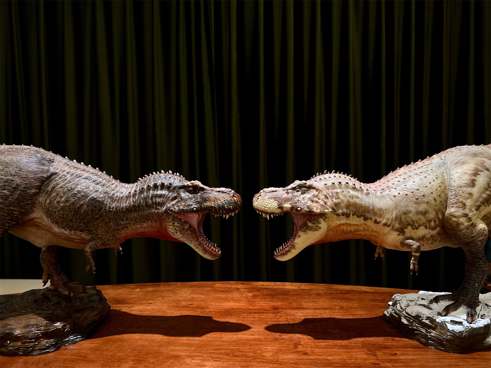 1/18 Tyrannosaurus Rex Rambo Scene Statue