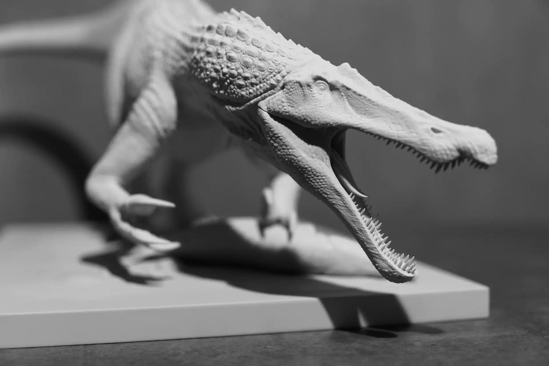 CROSS COLOR 1/15 Suchomimus Model Unpainted Kit