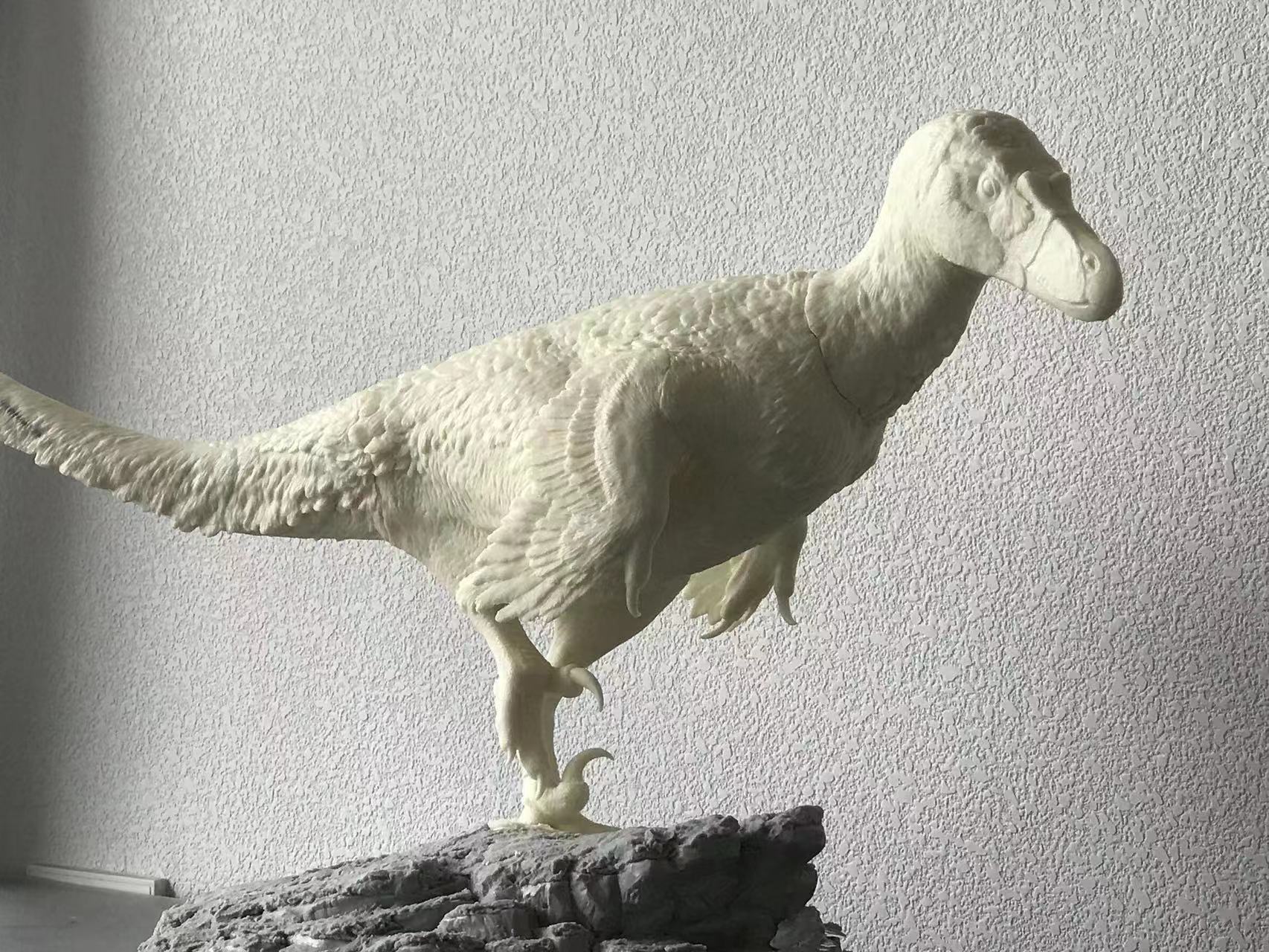 Cen DaoYi Studio 1:3 Scale Linheraptor exquisitus Ethnic Group Scene Statue Model Kit