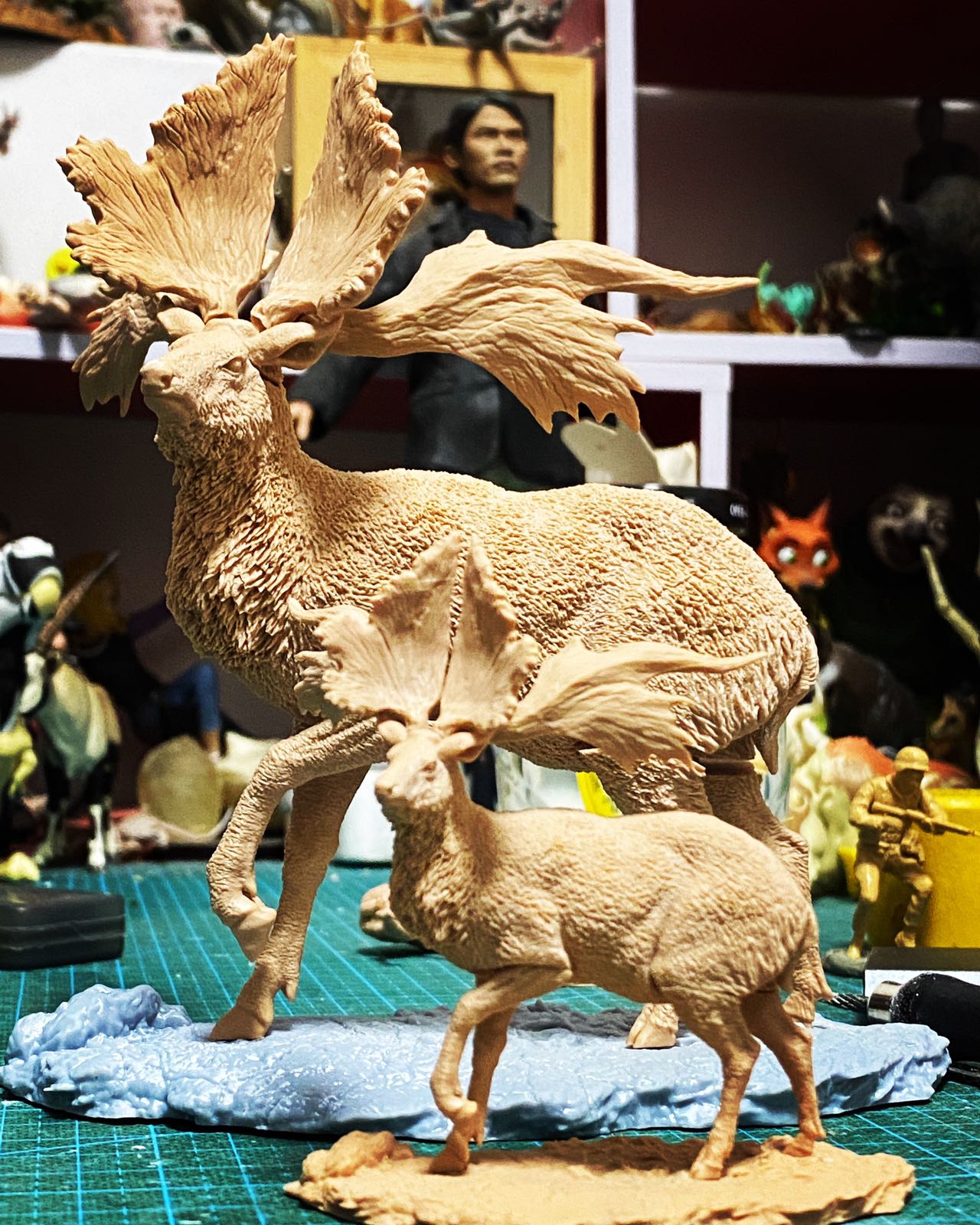 Megaloceros pachyosteus Scene Model Kit