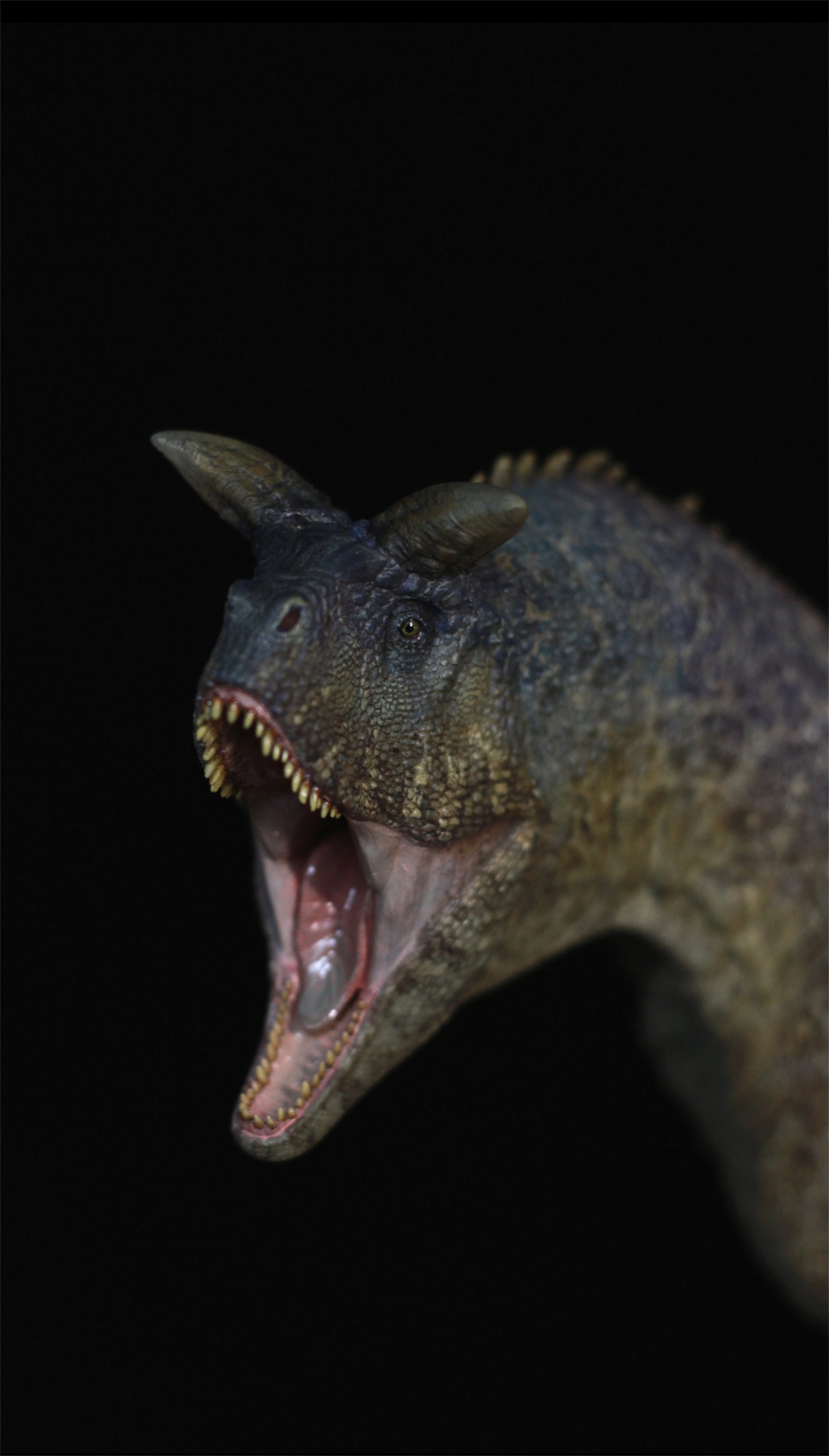 Sensen 1:15 Scale Carnotaurus Scene Statue