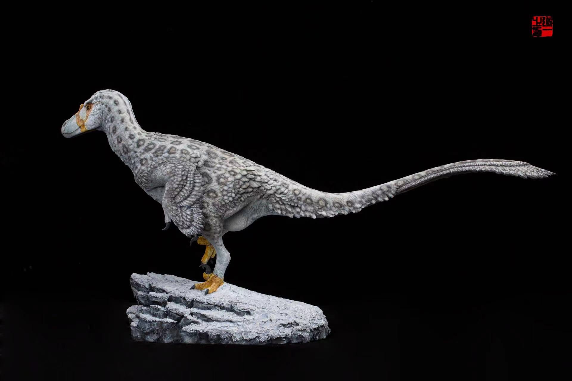 Cen DaoYi Studio 1:3 Scale Linheraptor exquisitus Ethnic Group Scene Statue Model Kit