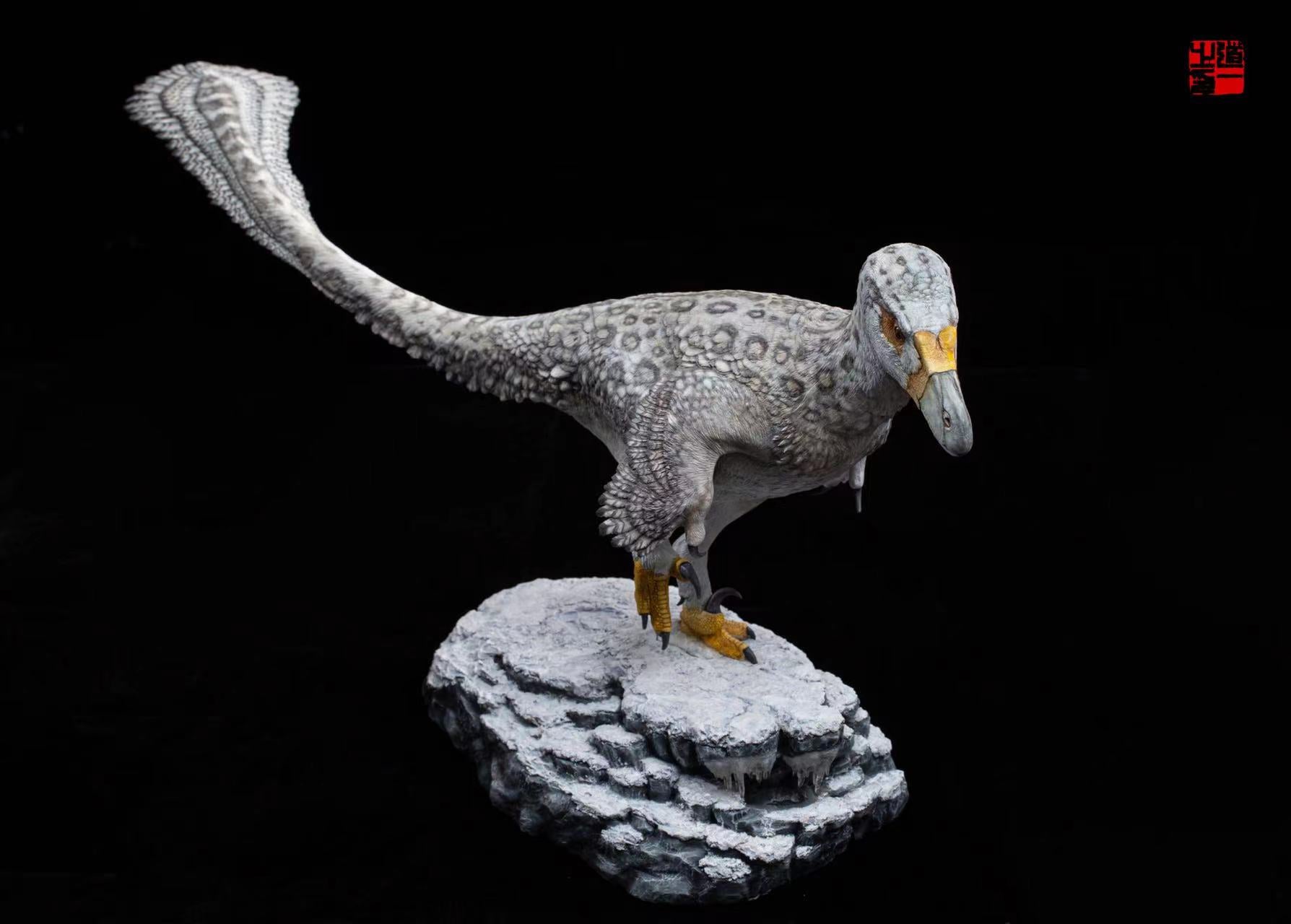 Cen DaoYi Studio 1:3 Scale Linheraptor exquisitus Ethnic Group Scene Statue Model Kit