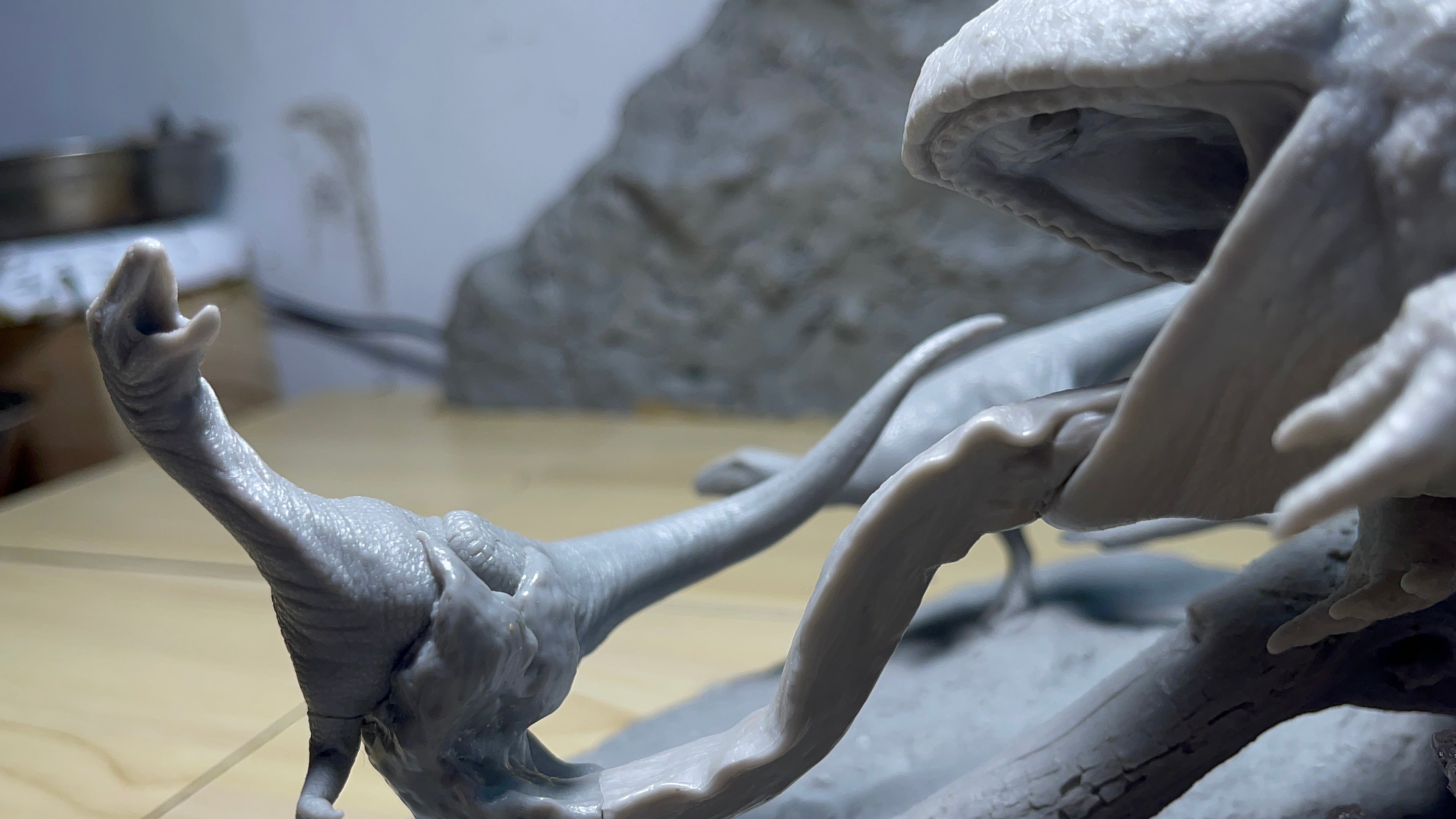 Sensen 1:5 Scale Beelzebufo Masiakasaurus Scene Statue