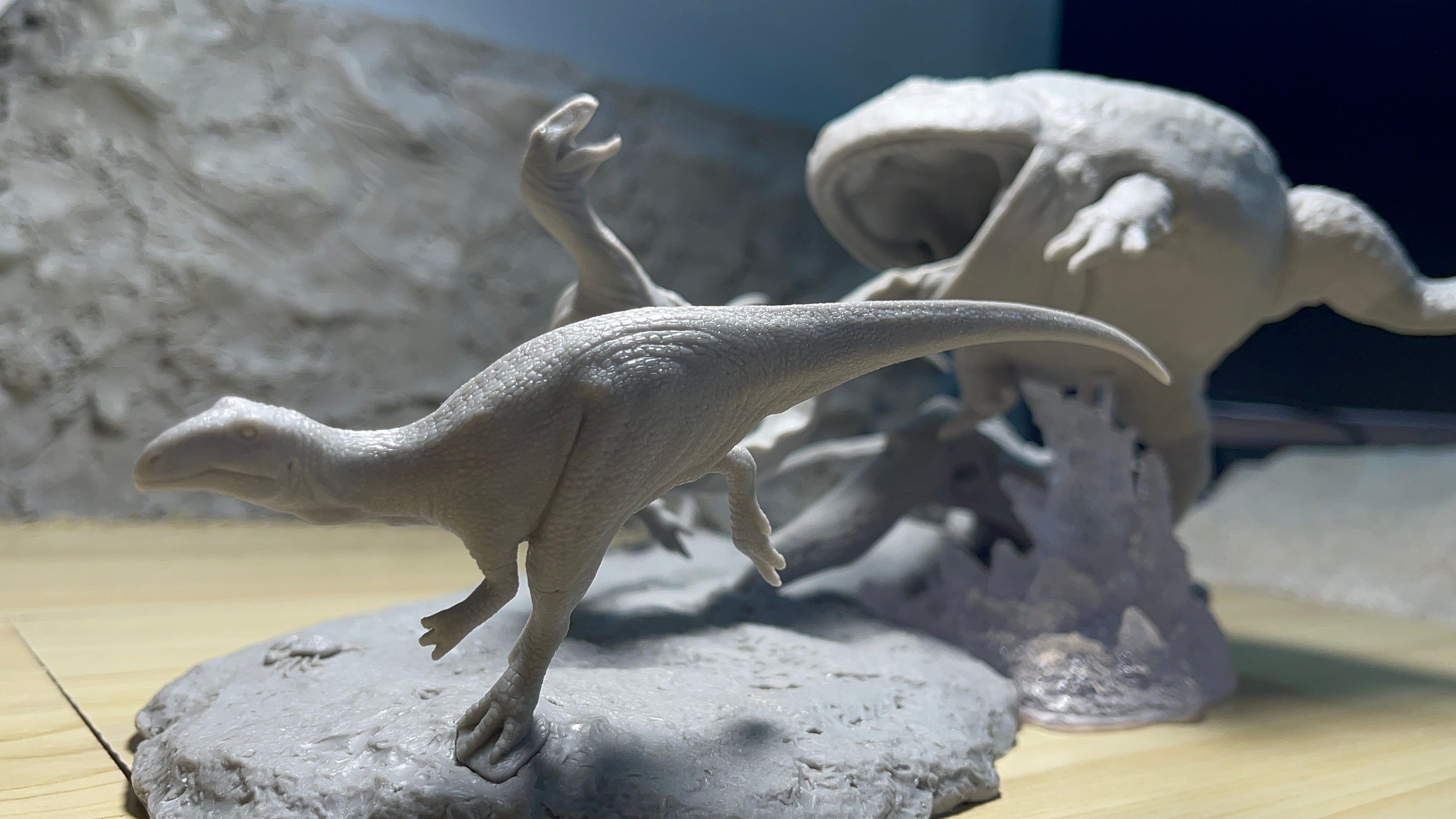 Sensen 1:5 Scale Beelzebufo Masiakasaurus Scene Statue