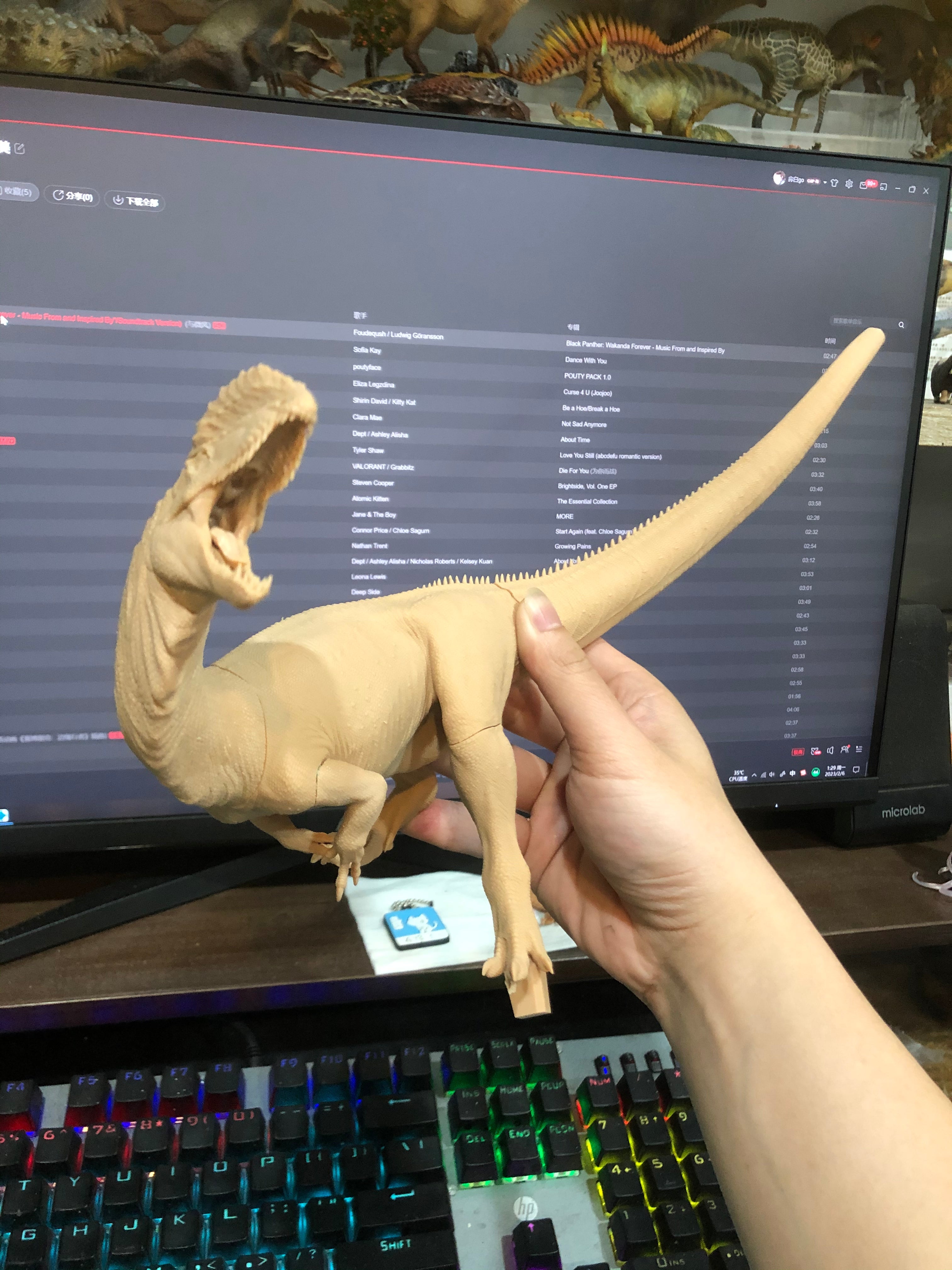 LINGHU ART STUDIO 1/35 Scale Dilophosaurus Scene Model Kit