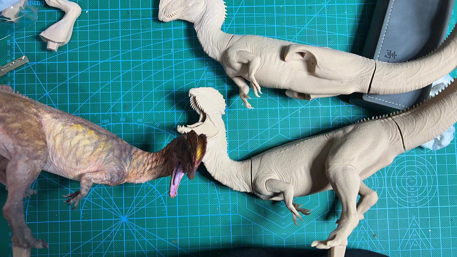 LINGHU ART STUDIO 1/35 Scale Dilophosaurus Scene Model Kit