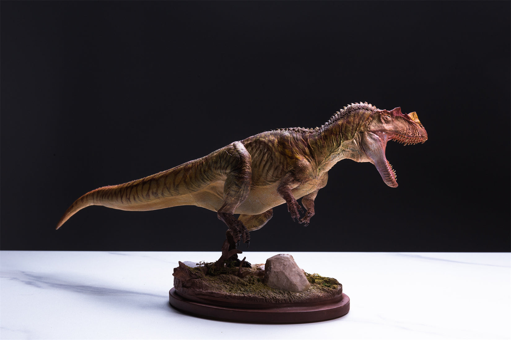 HPH Studio 1:18 Scale Ceratosaurus dentisulcatus Couple Scene Model Kit