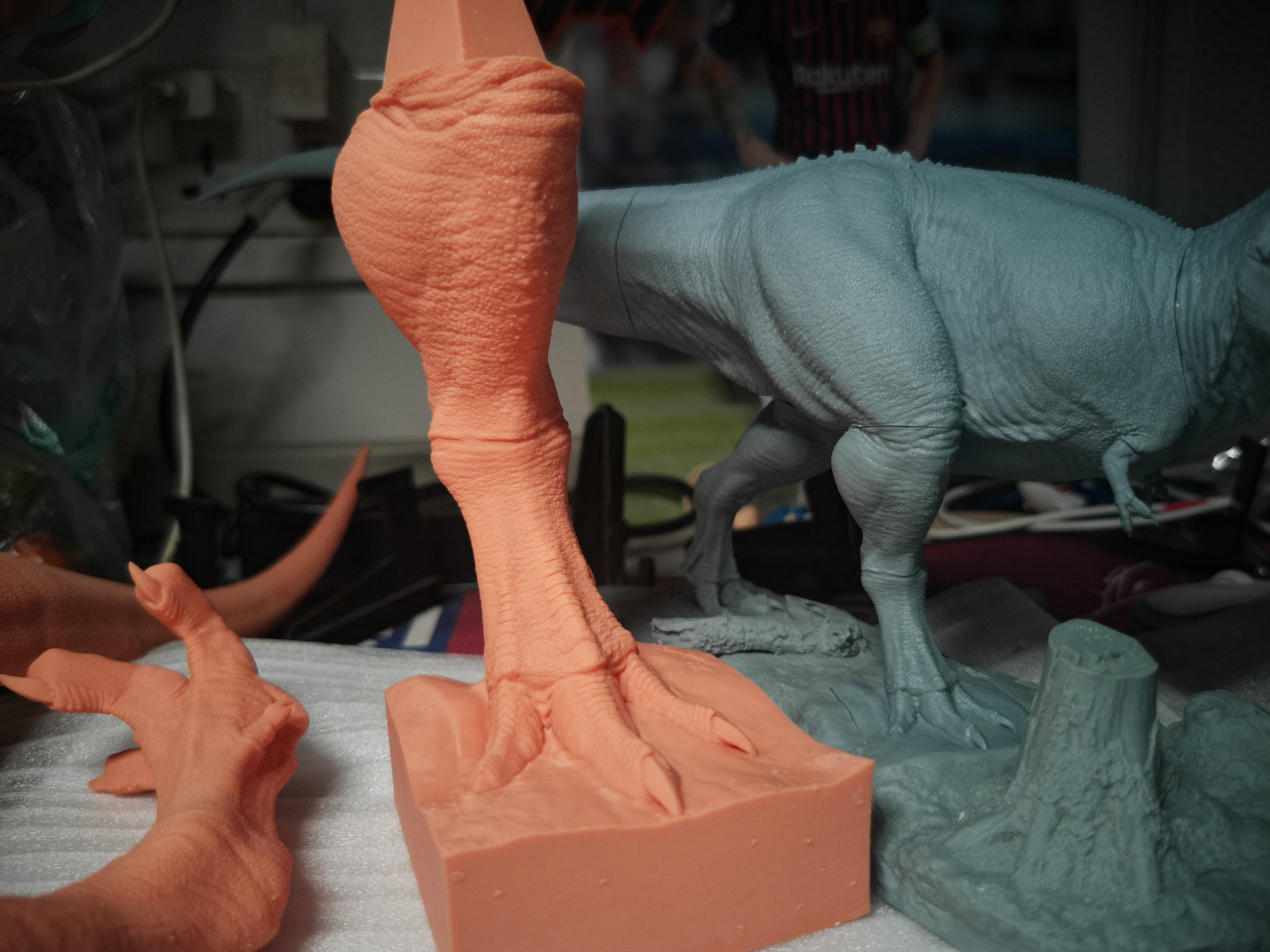 Atr of Seeker Studio 1/18 Scale Tyrannosaurus Rex Osborn Family Scene Model Kit