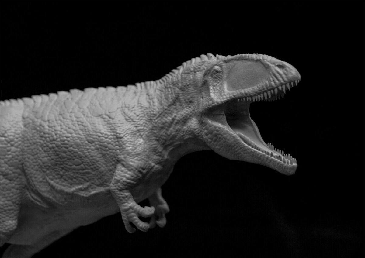 1/35 Carcharodontosaurus Statue