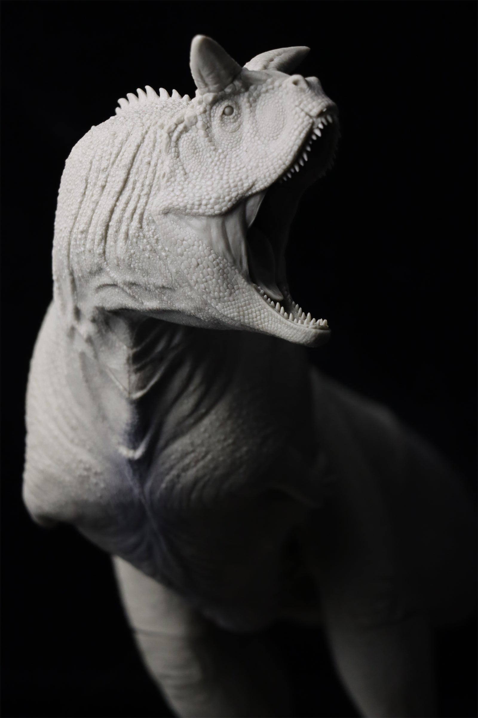 Sensen 1:15 Scale Carnotaurus Scene Statue