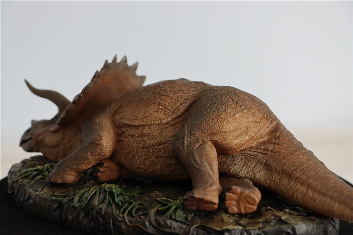 Nanmu 1/35 Triceratops Figure