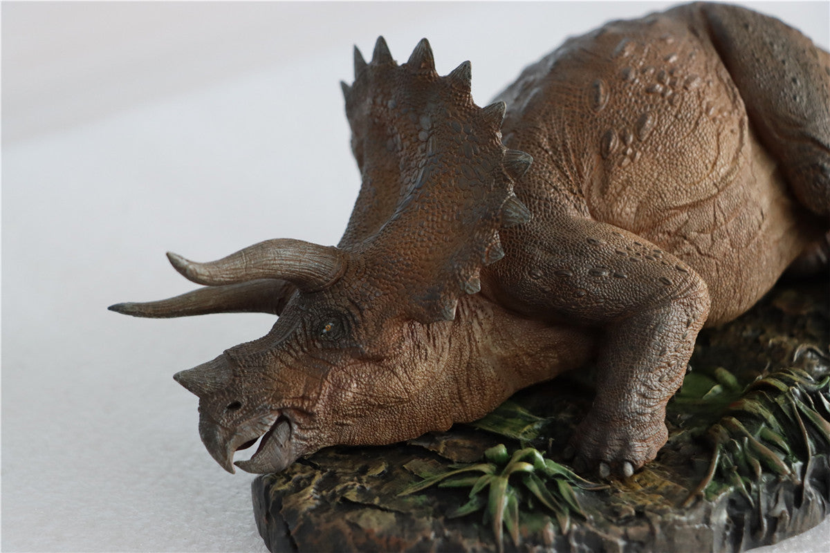 Nanmu 1/35 Triceratops Figure