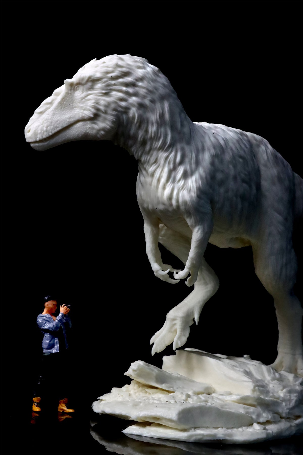 Yutyrannus Scene Statue