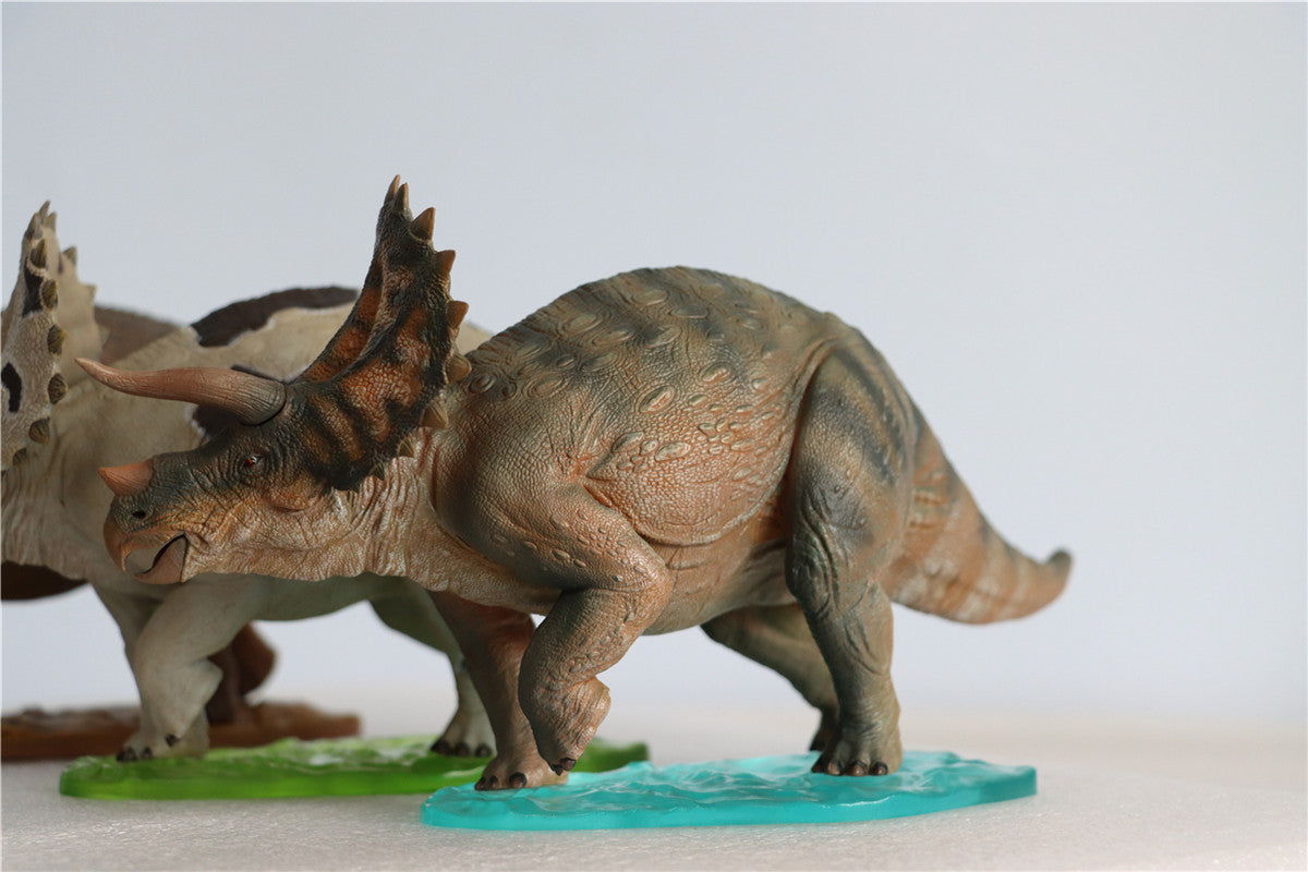 Nanmu 1/35 Triceratops Figure