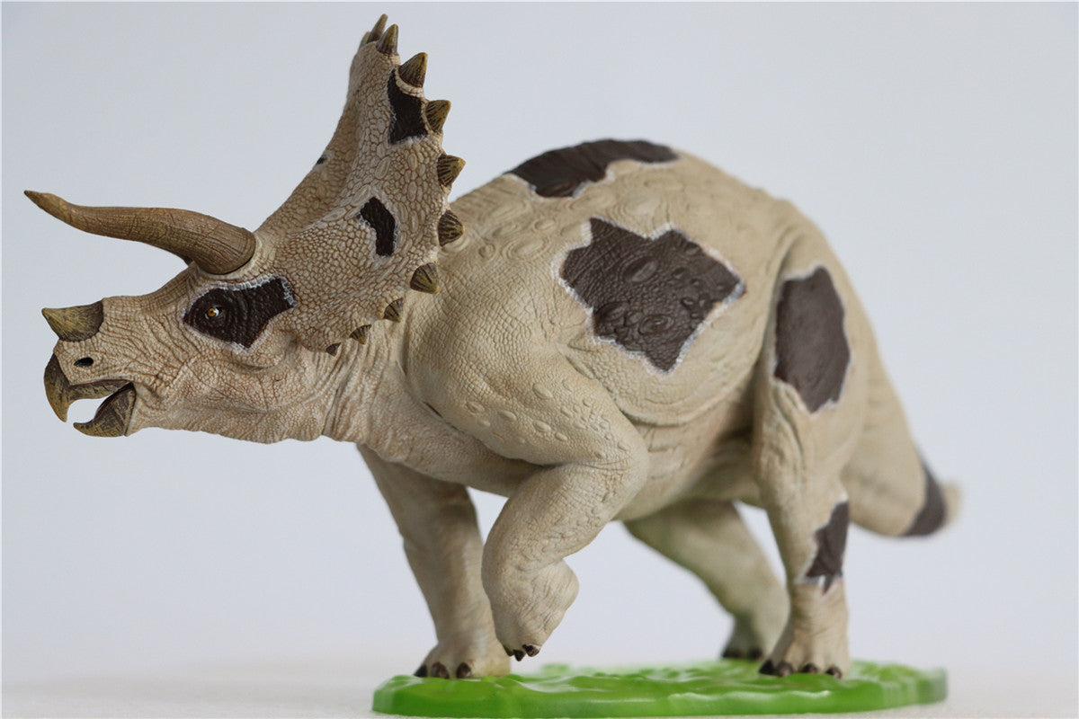 Nanmu 1/35 Triceratops Figure