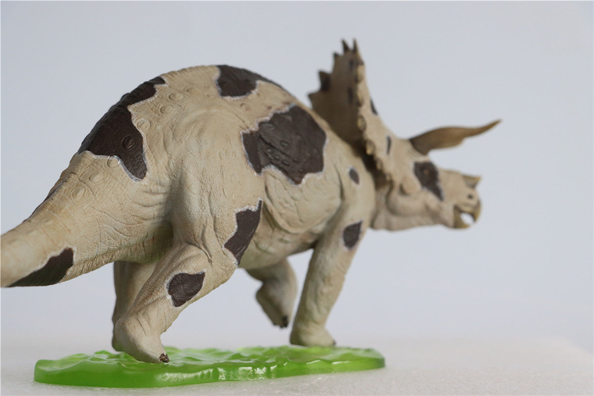 Nanmu 1/35 Triceratops Figure