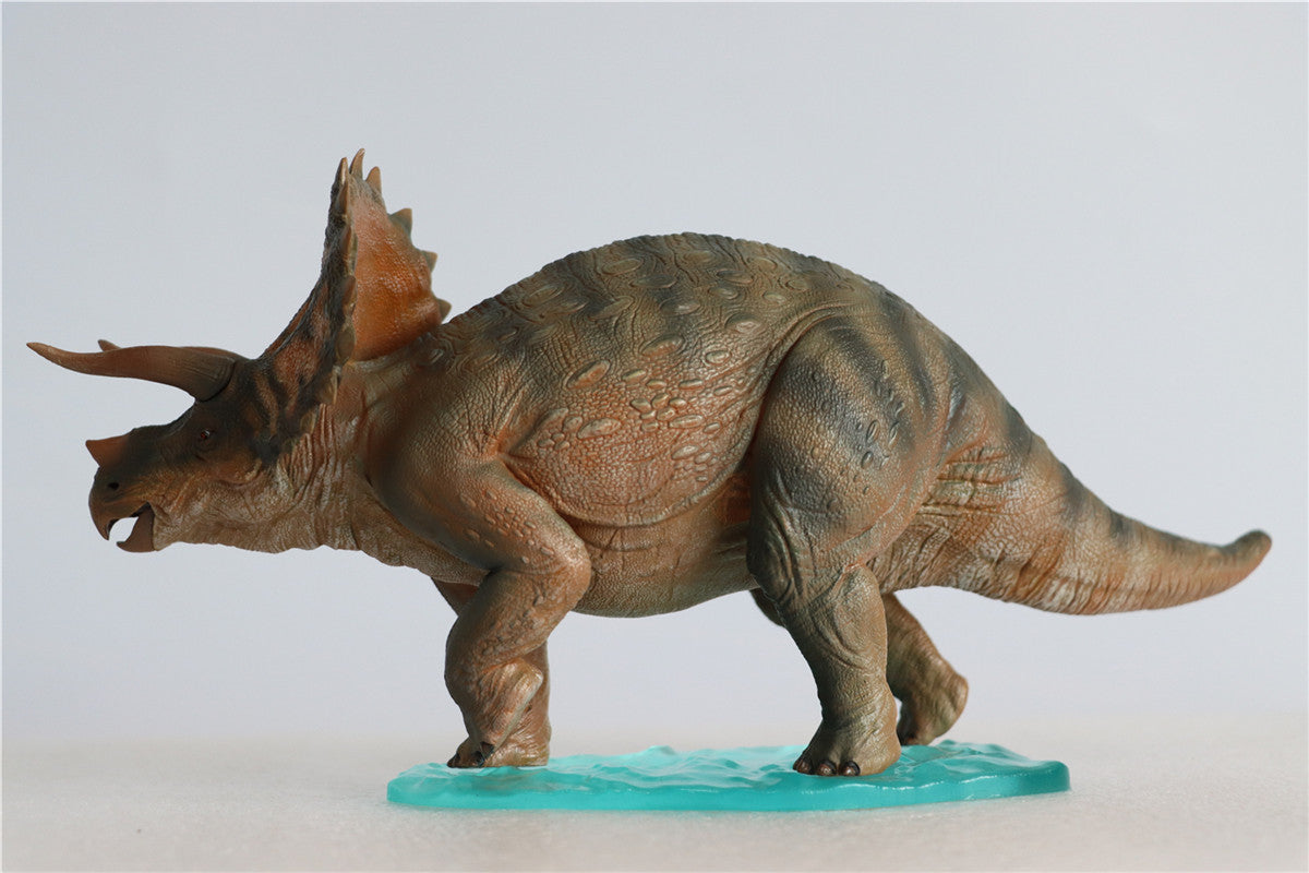 Nanmu 1/35 Triceratops Figure