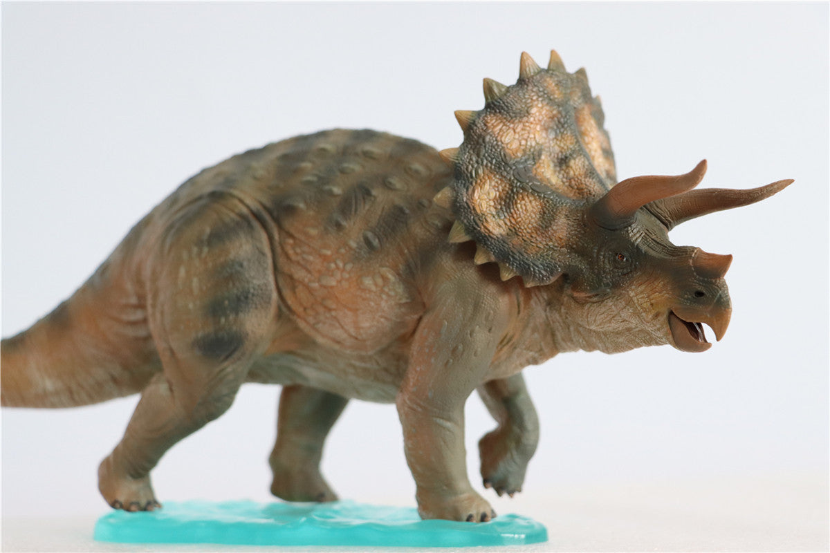 Nanmu 1/35 Triceratops Figure