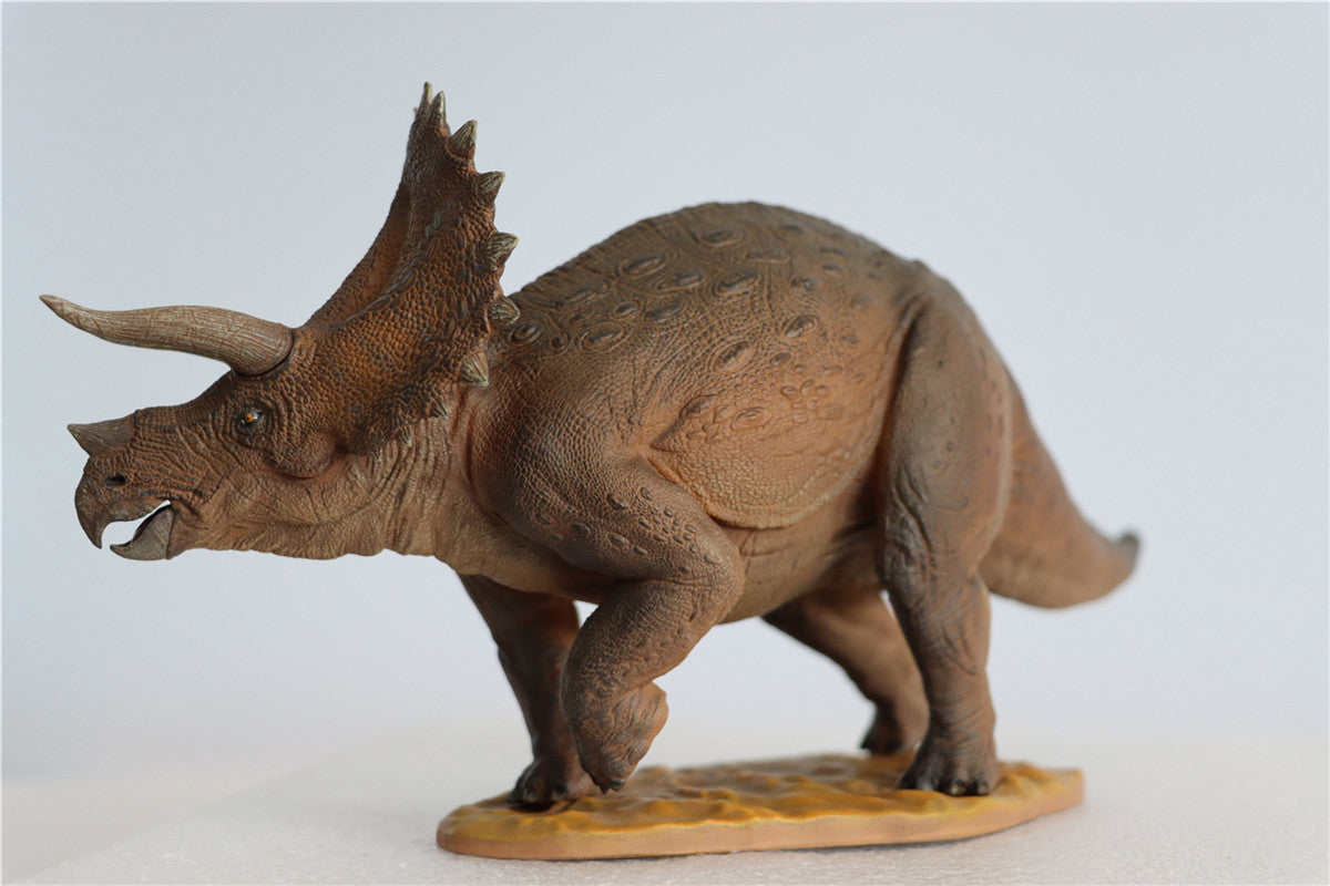 Nanmu 1/35 Triceratops Figure