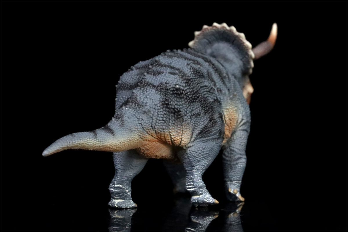 GRTOYS 1:35 Scale Nasutoceratops titusi Model