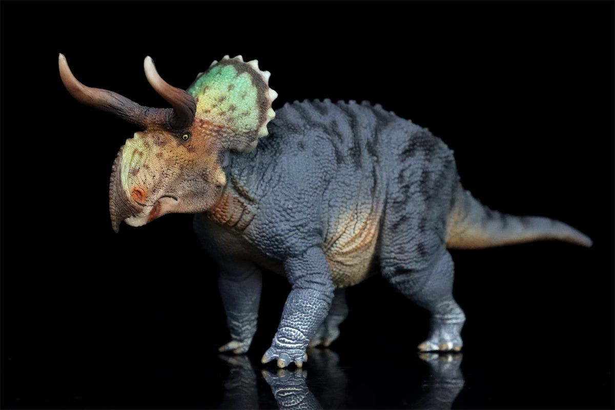 GRTOYS 1:35 Scale Nasutoceratops titusi Model