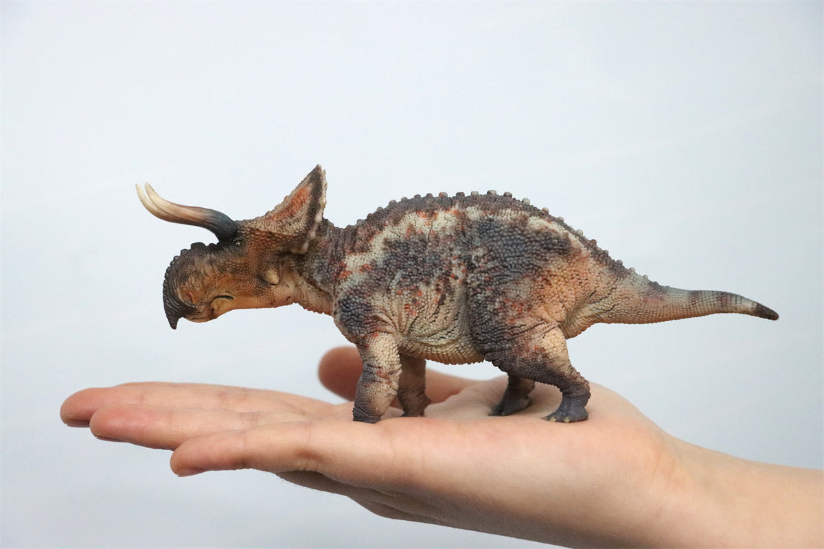 GRTOYS 1:35 Scale Nasutoceratops titusi Model