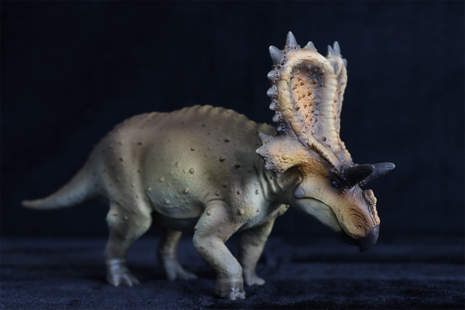 Mercuriceratops Statue