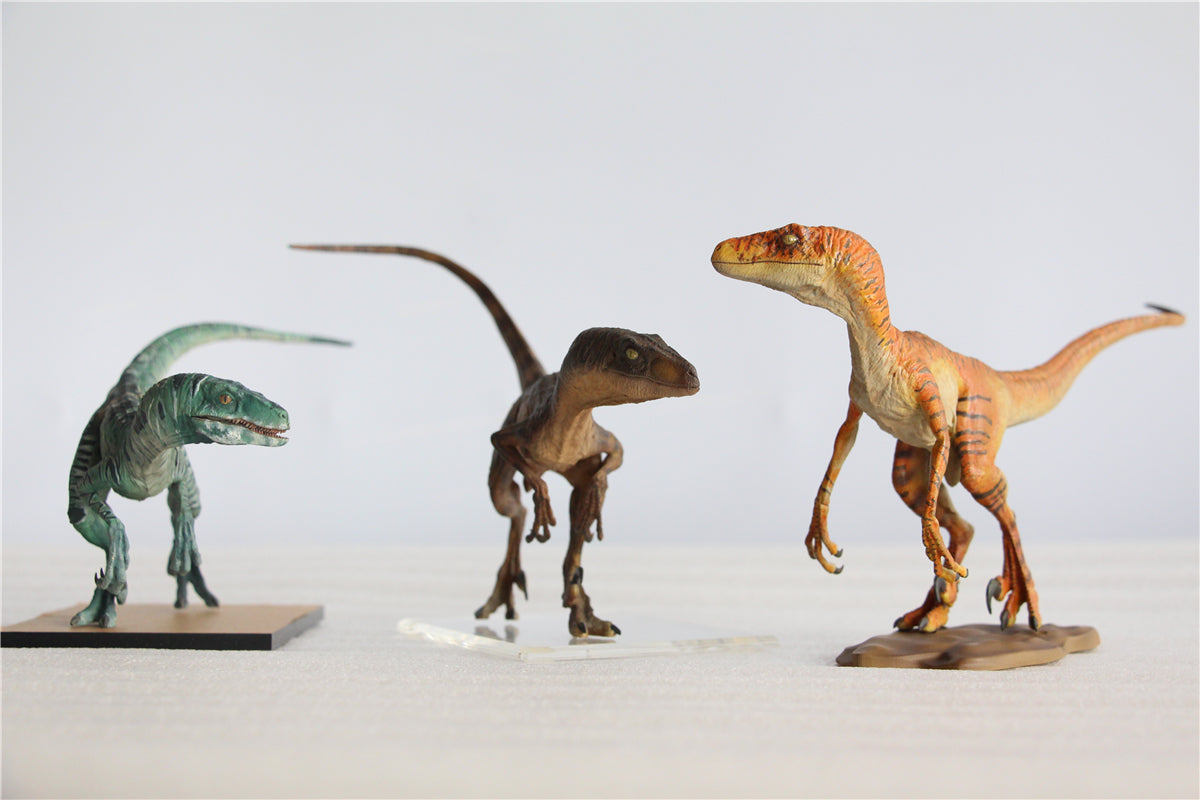 DINO DREAM 1/15 Green Velociraptor Raptor Delta Statue