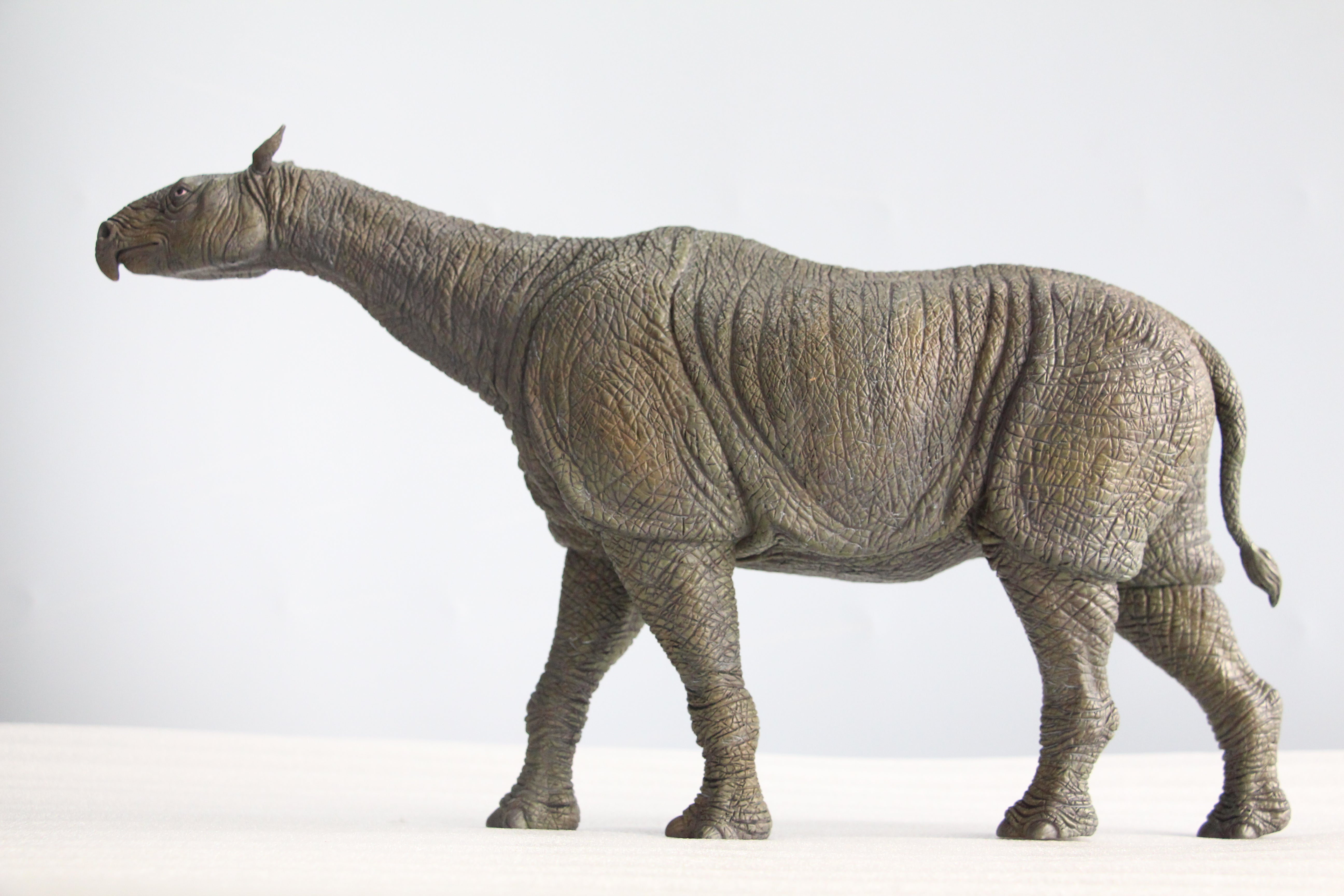 ITOY 1/35 Paraceratherium Statue