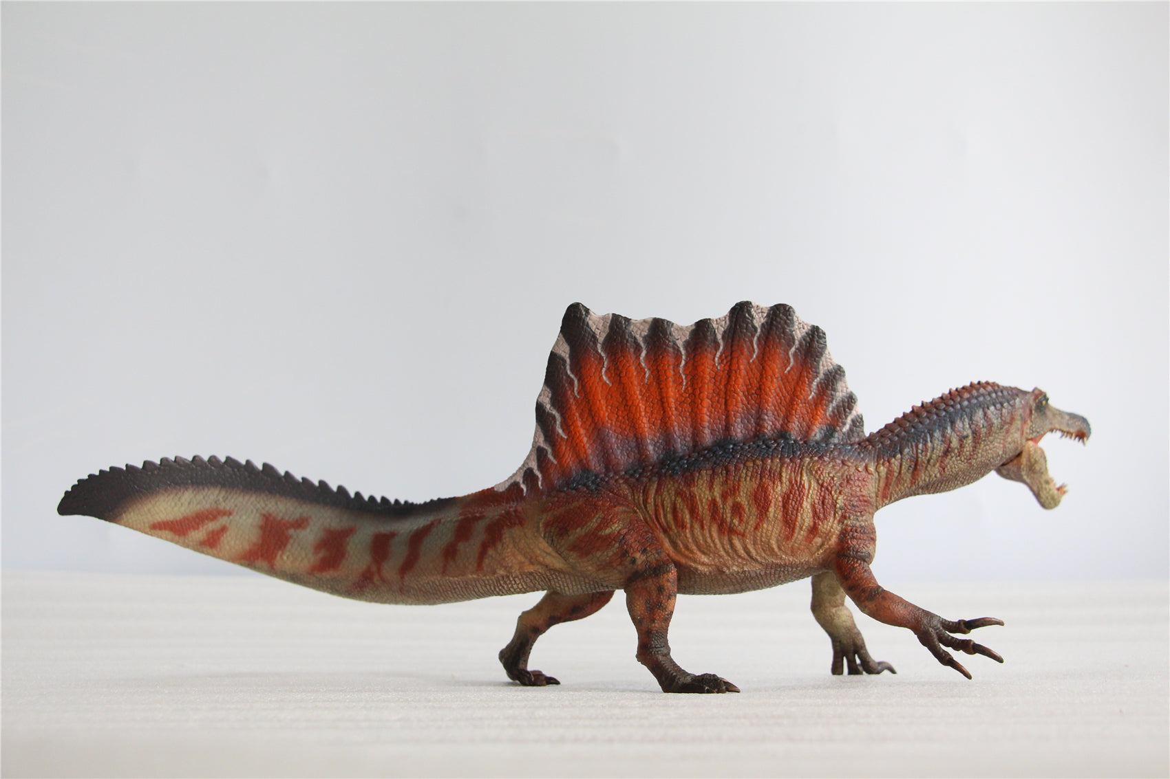 GR x LongGu 1/35 Scientific Spinosaurus Model