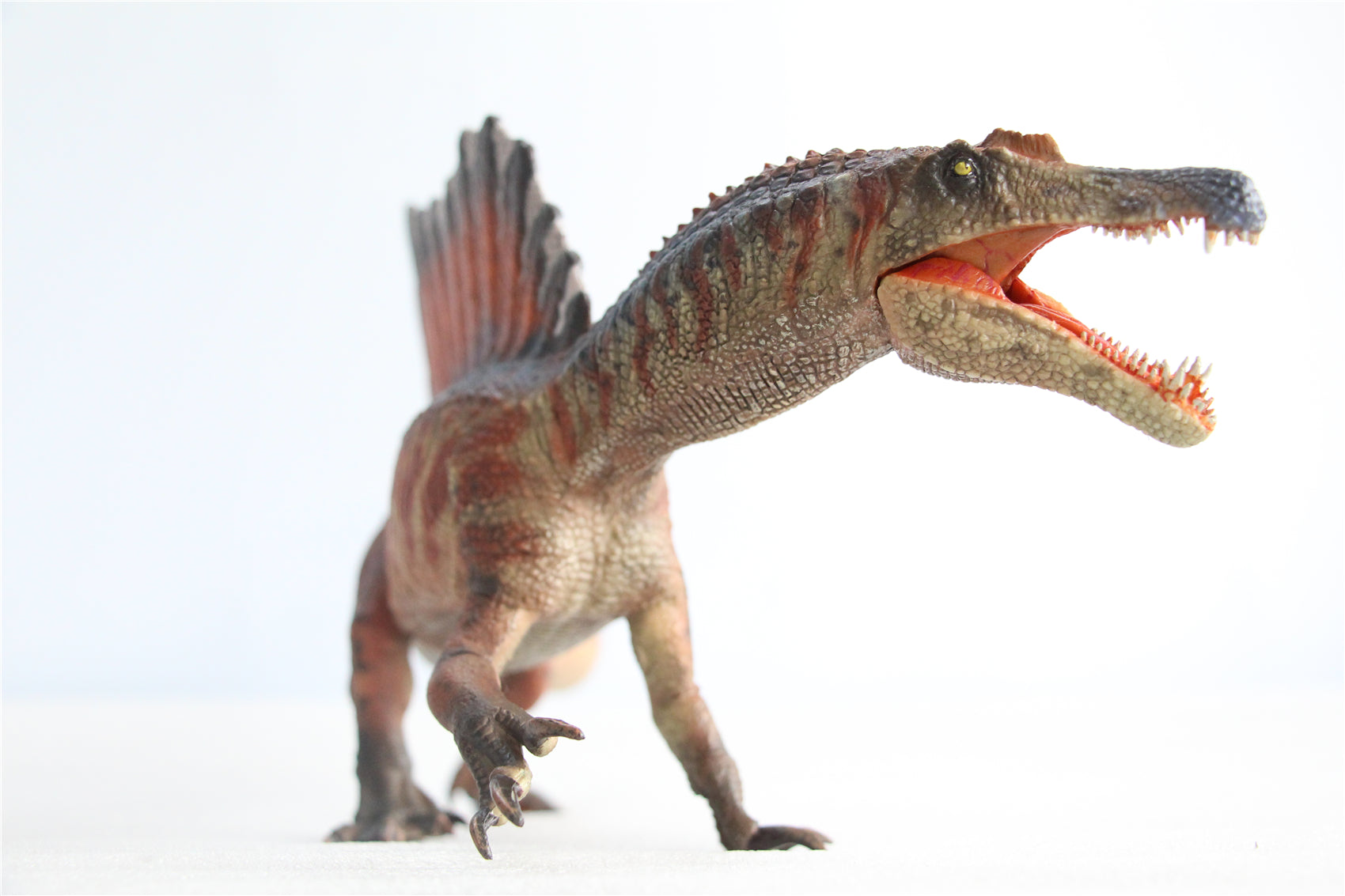 GR x LongGu 1/35 Scientific Spinosaurus Model