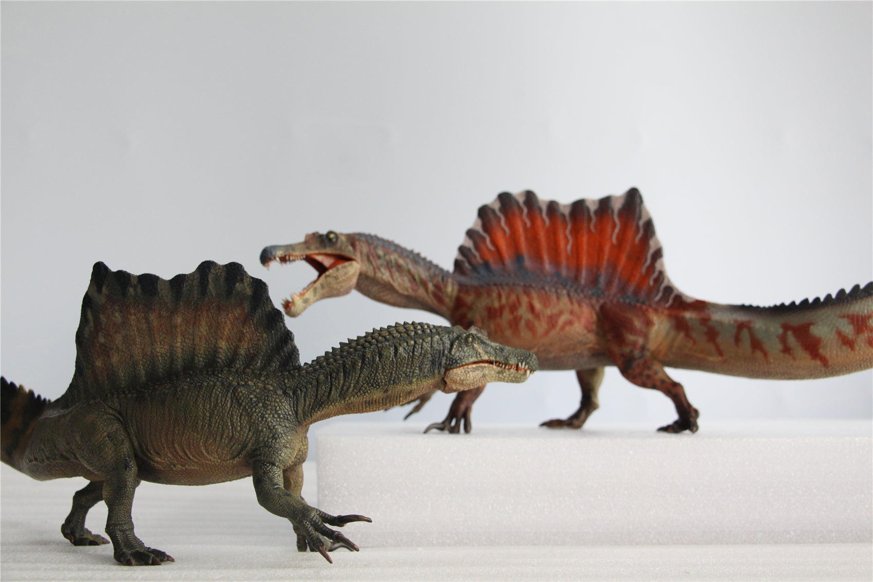 GR x LongGu 1/35 Scientific Spinosaurus Model