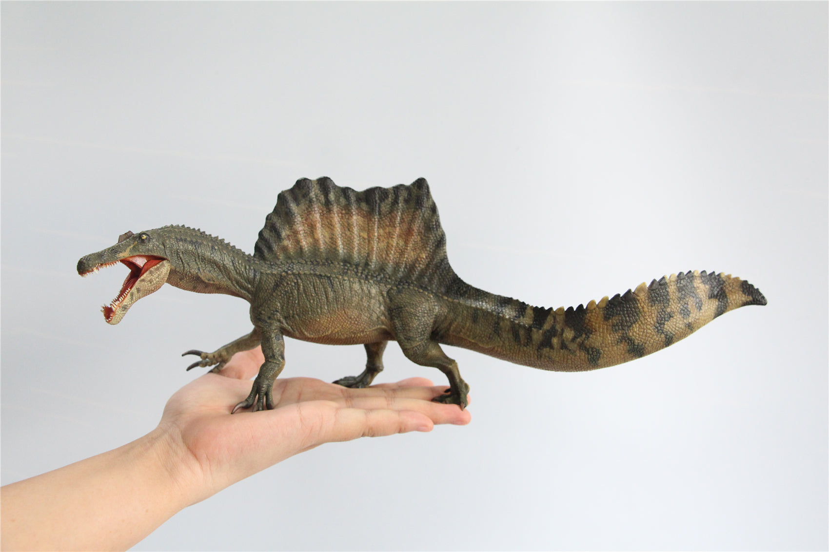 GR x LongGu 1/35 Scientific Spinosaurus Model