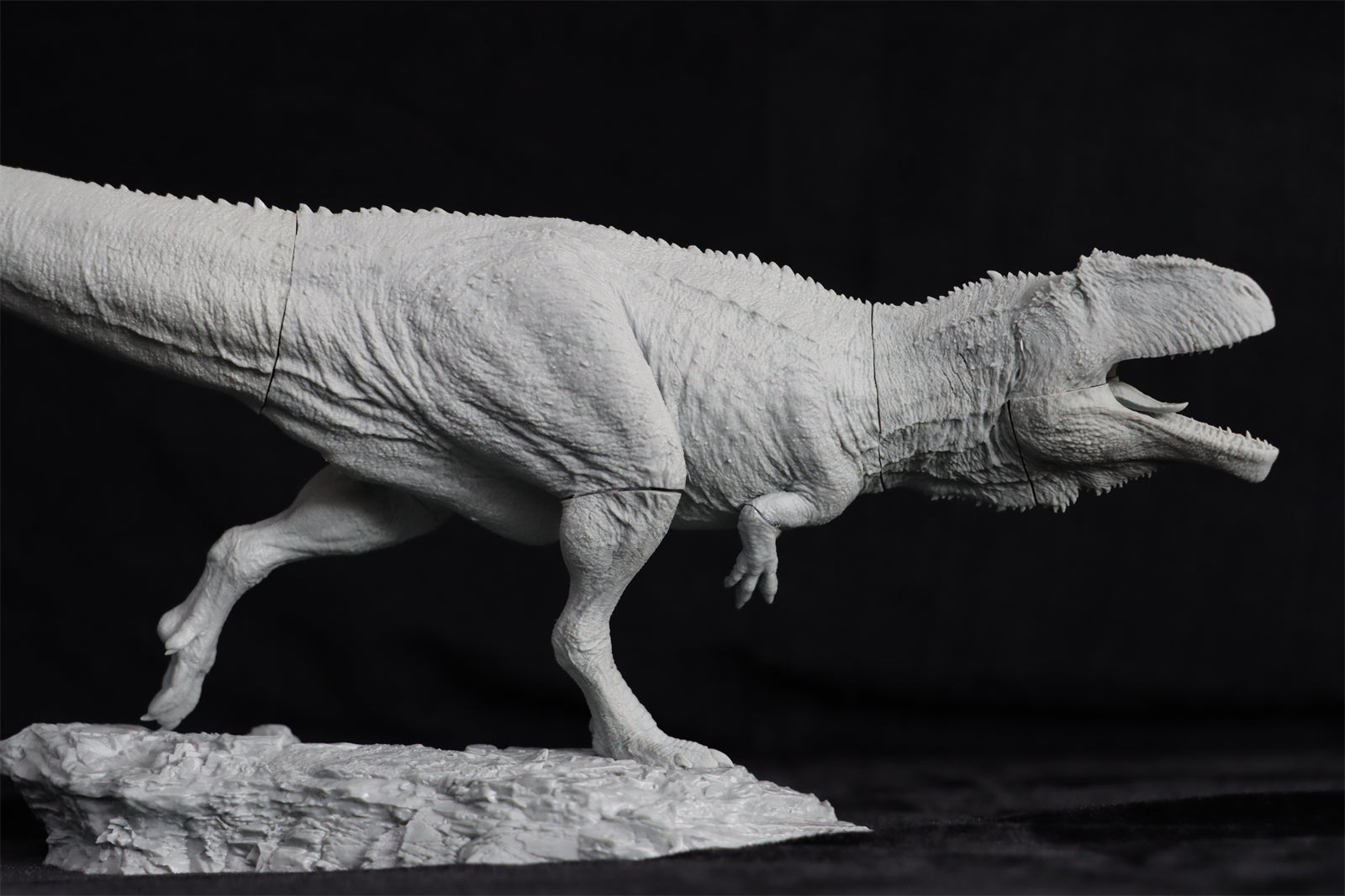 1/35 Giganotosaurus Statue