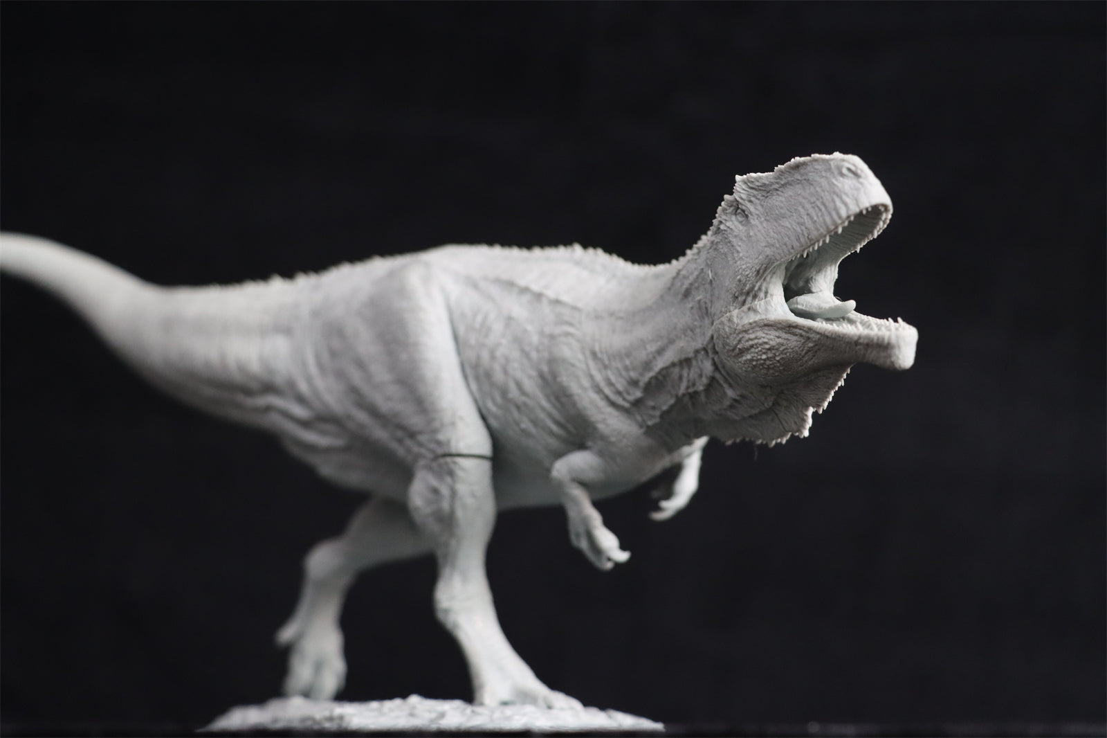 1/35 Giganotosaurus Statue